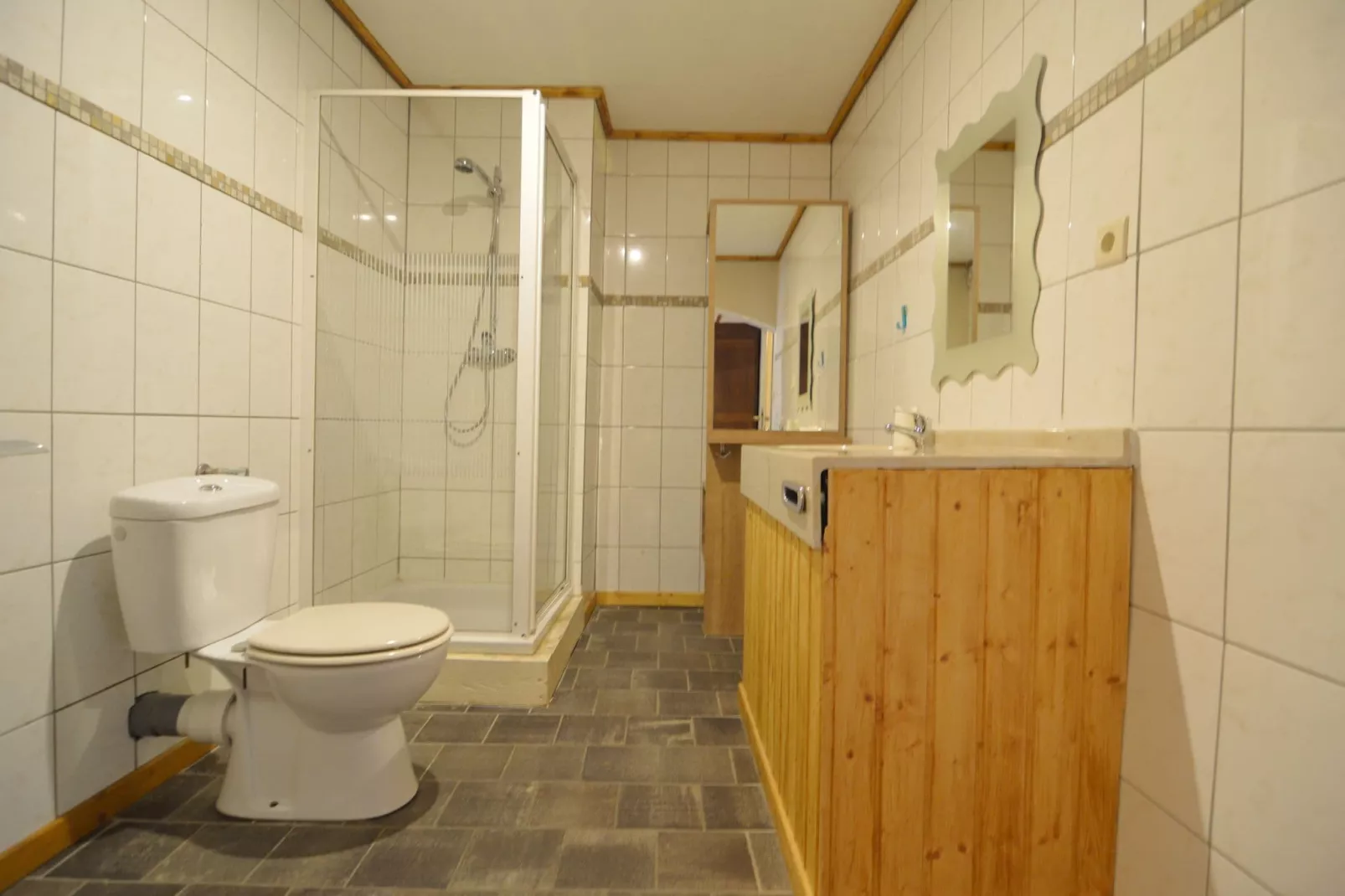 Outrewarchenne-Bathroom