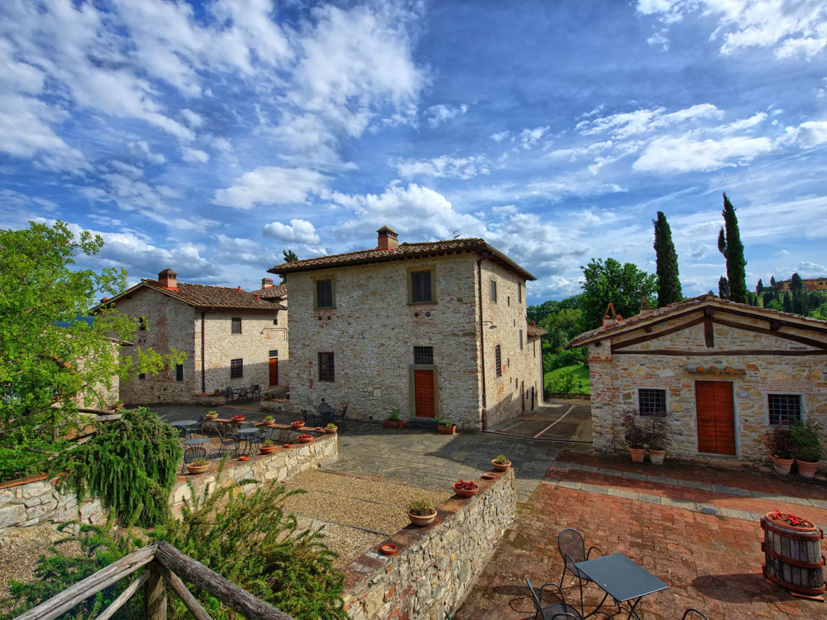 La Capriata-Outside