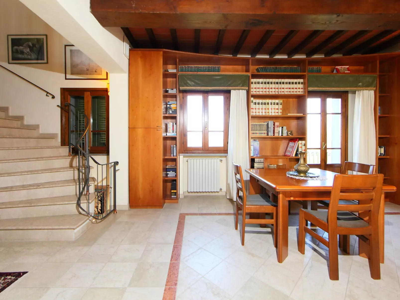Villa Elena-Inside