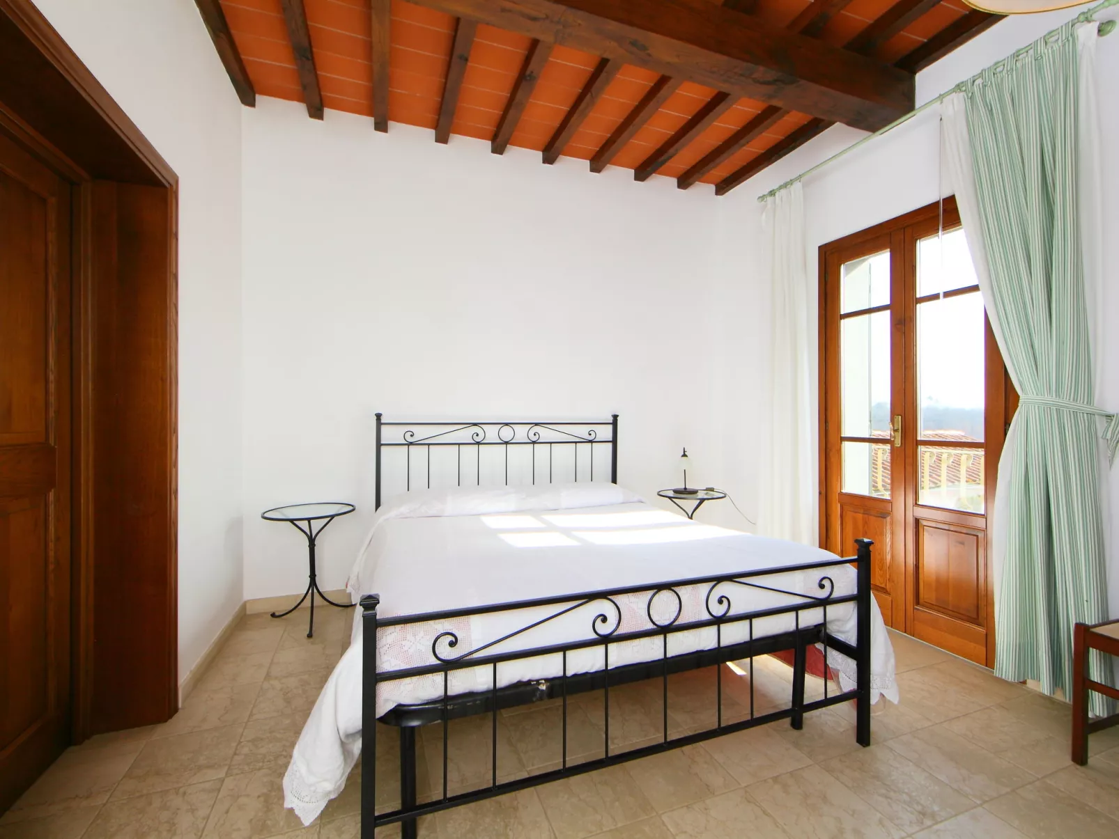 Villa Elena-Inside
