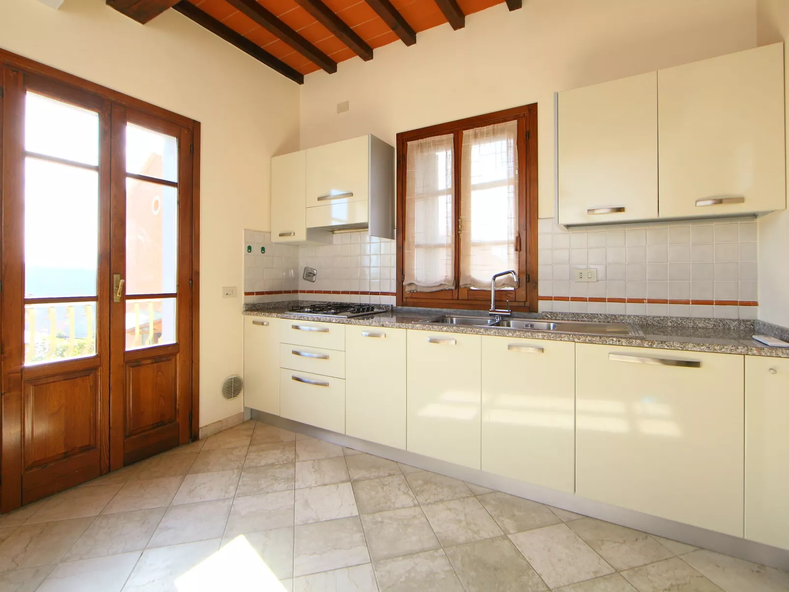 Villa Elena-Inside