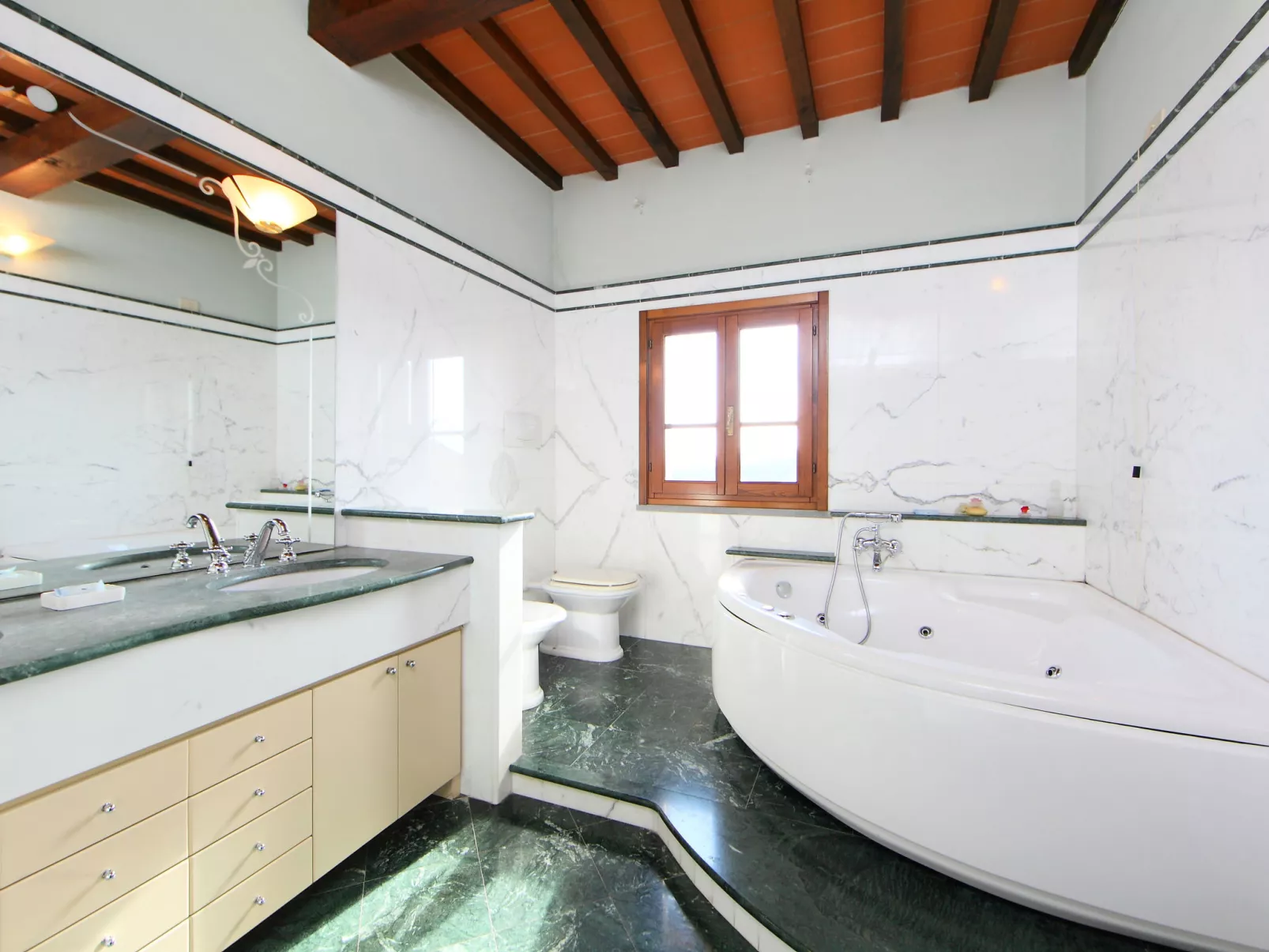 Villa Elena-Inside