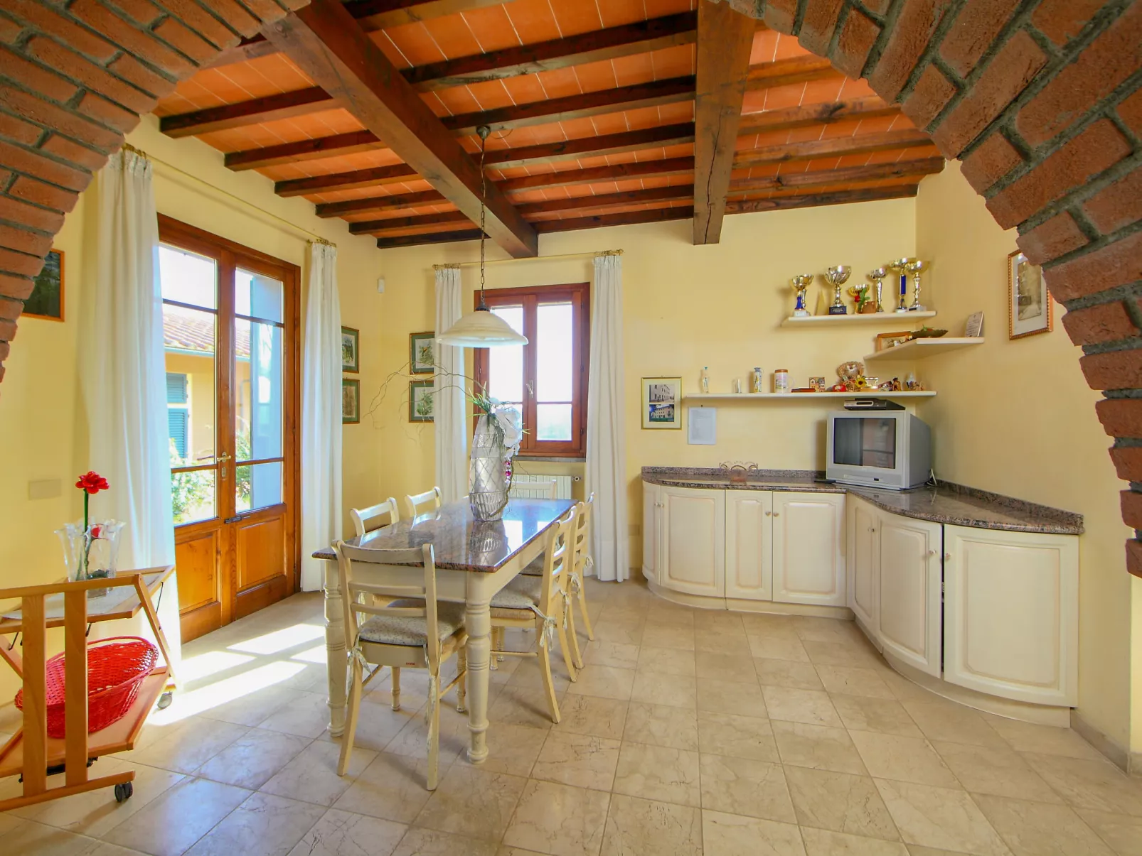 Villa Elena-Inside