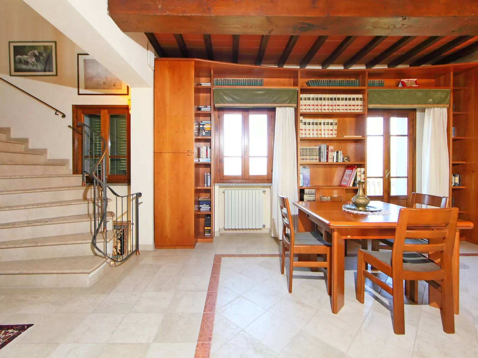 Villa Elena-Inside
