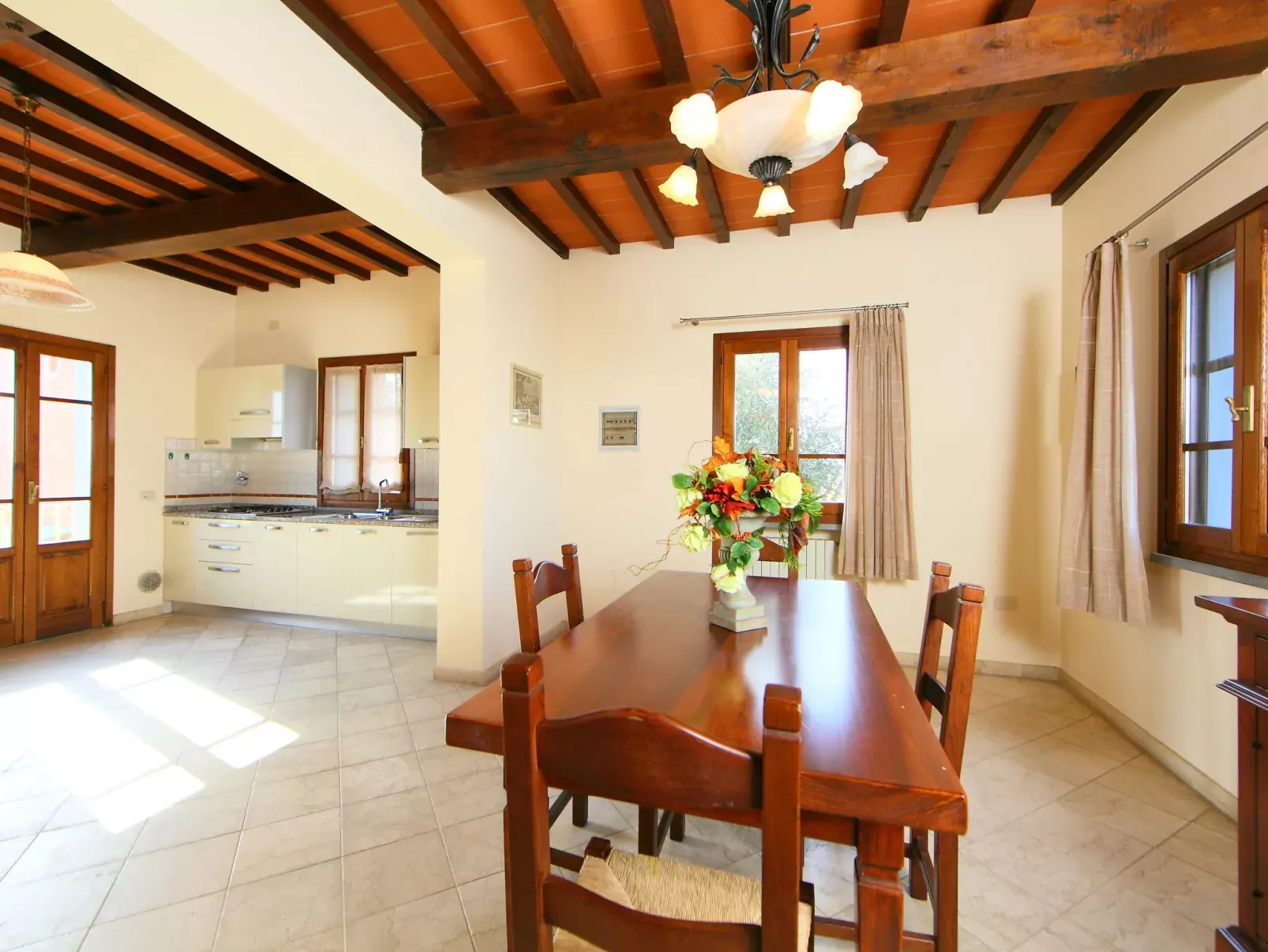 Villa Elena-Inside