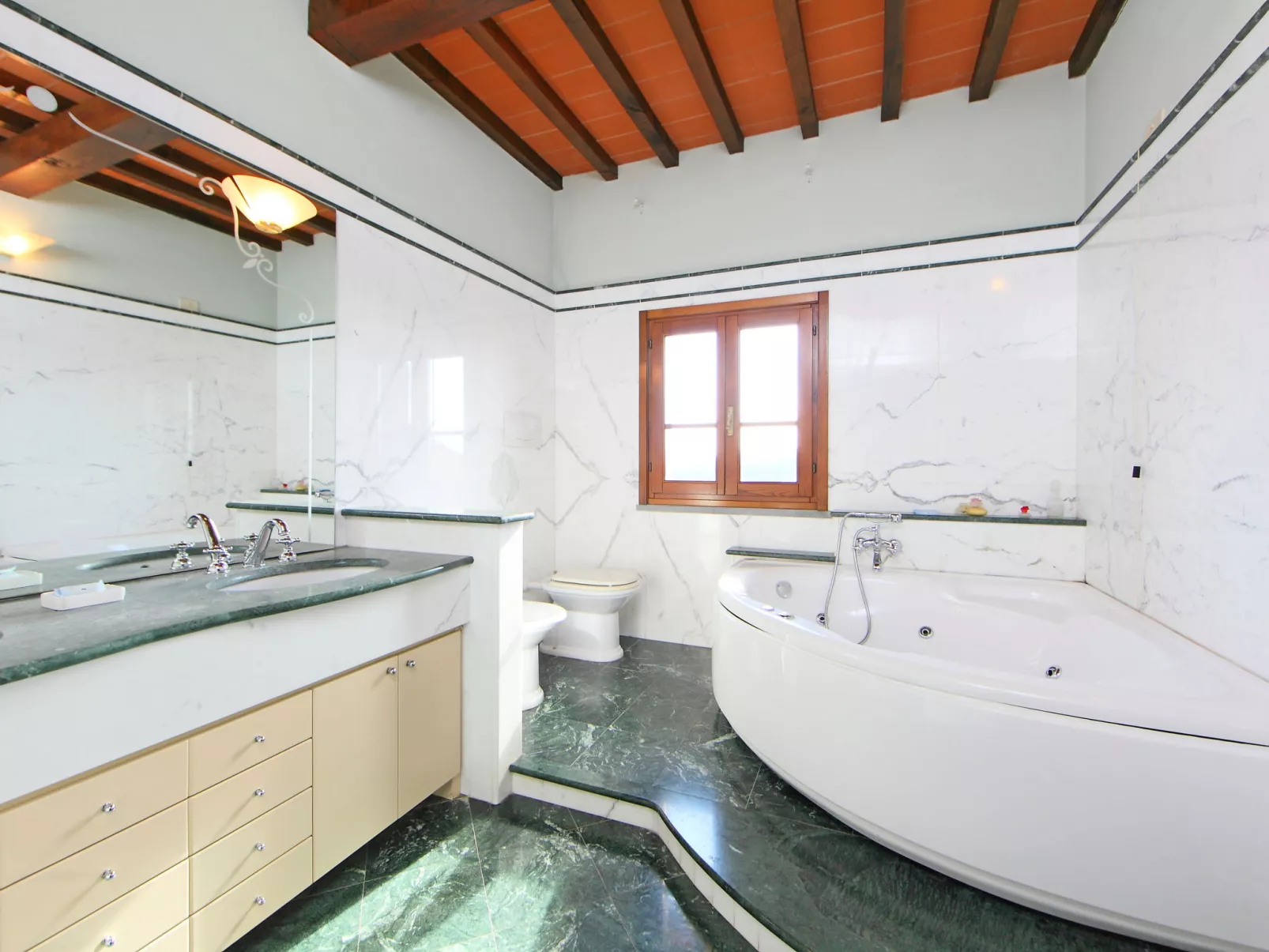 Villa Elena-Inside
