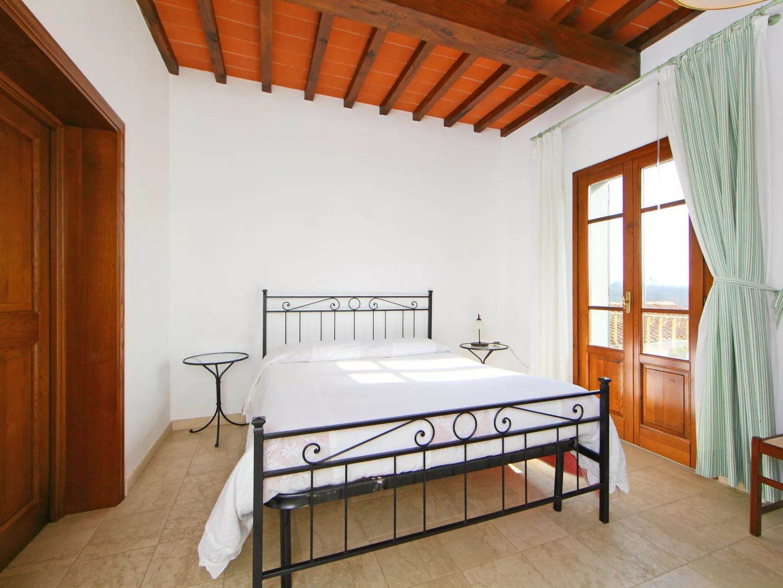 Villa Elena-Inside