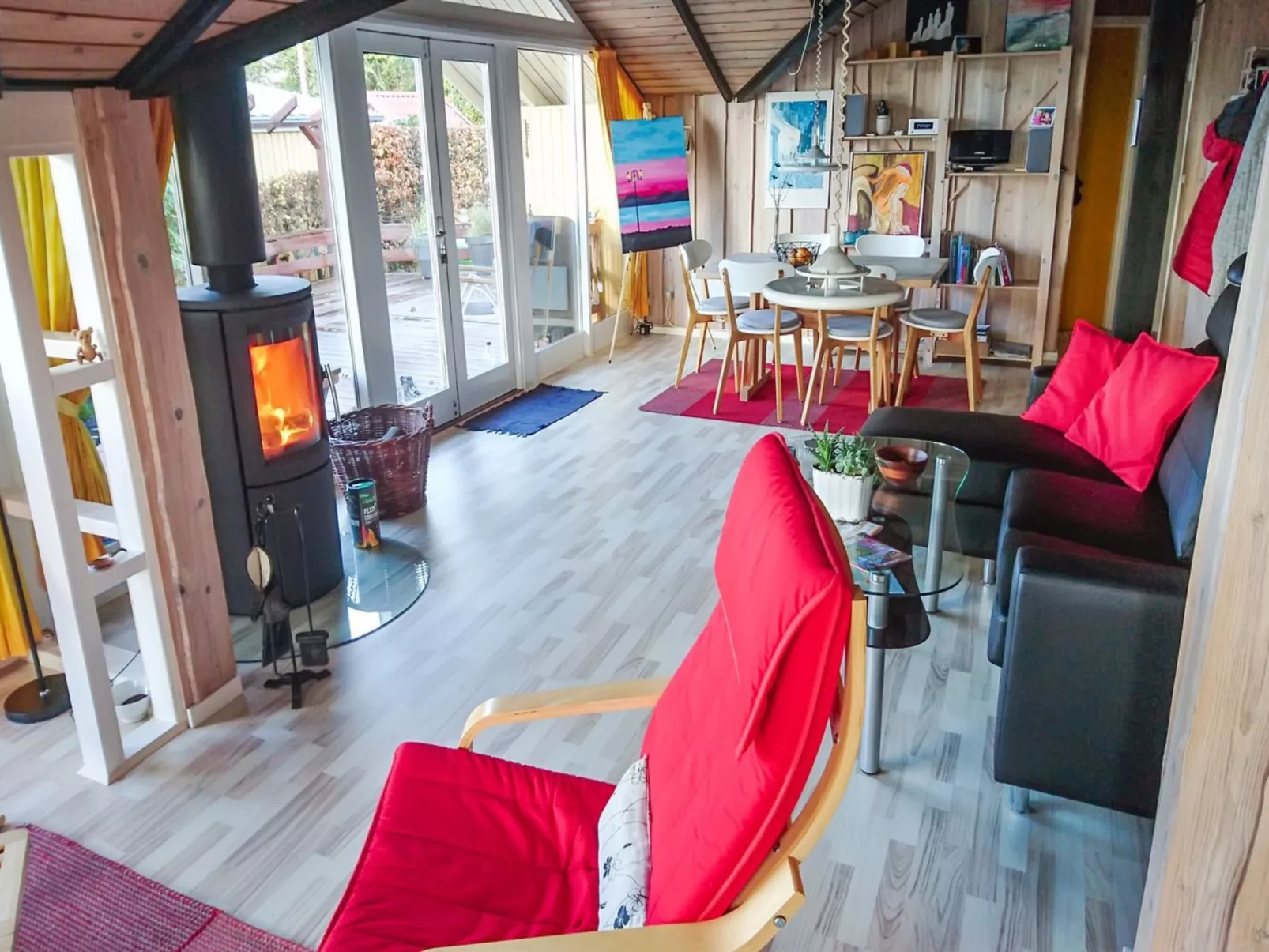 "Sporgh" - 100m from the sea-Inside