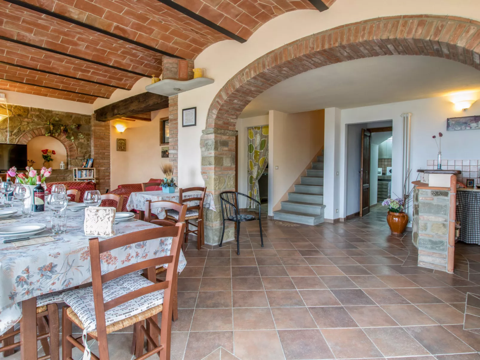 Il Borgo di Gebbia-Inside