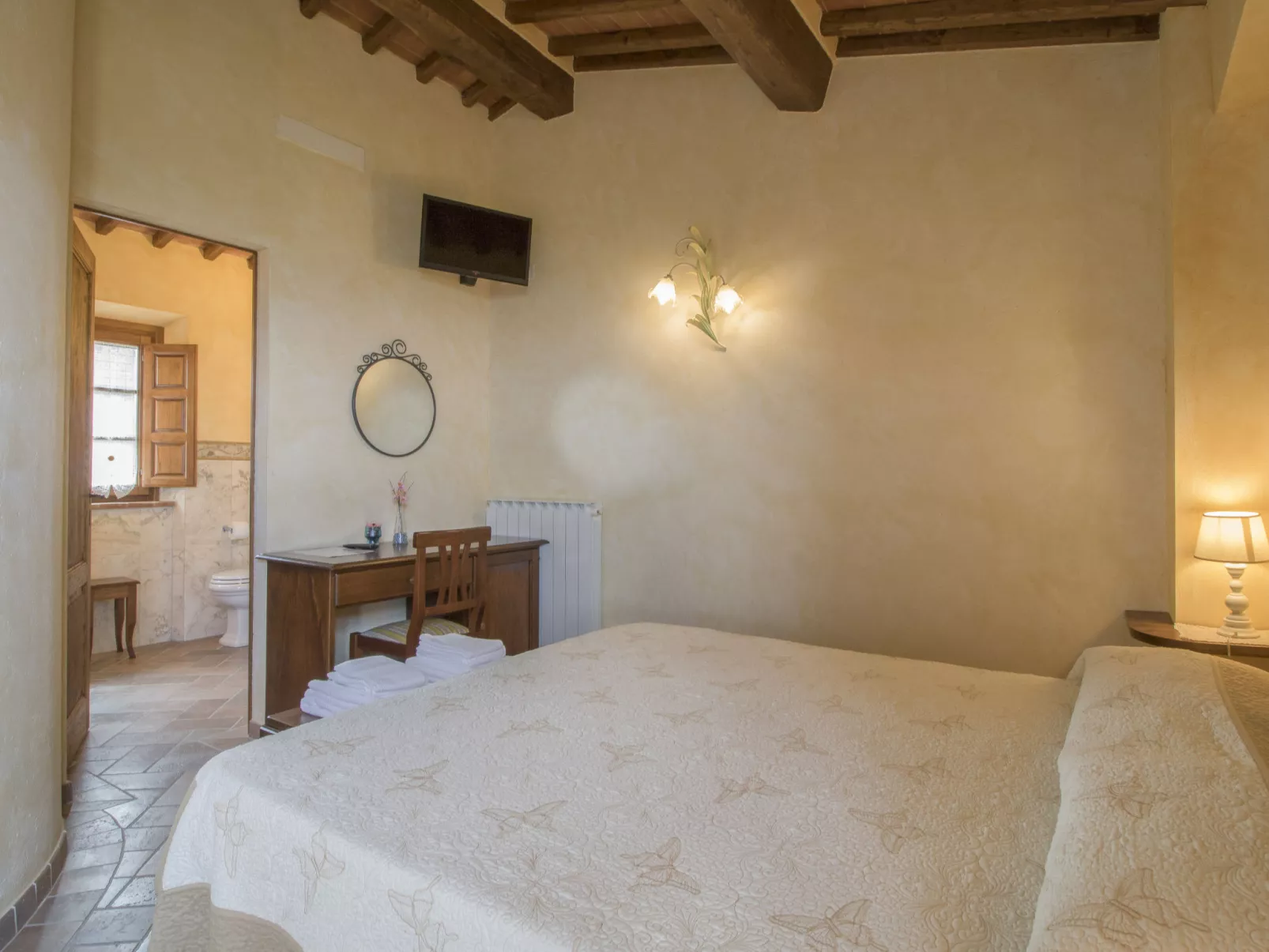 Il Borgo di Gebbia-Inside