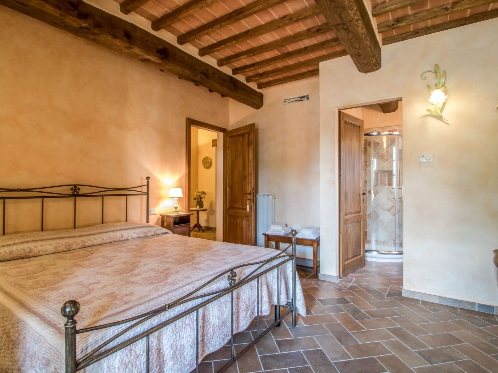 Il Borgo di Gebbia-Inside