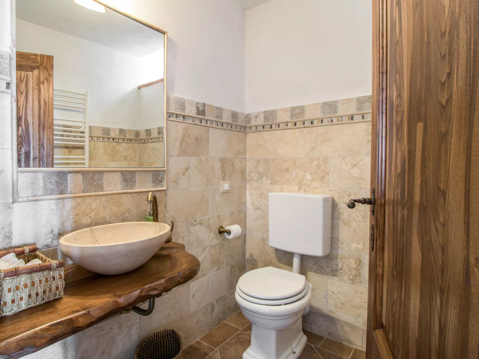 Il Borgo di Gebbia-Inside