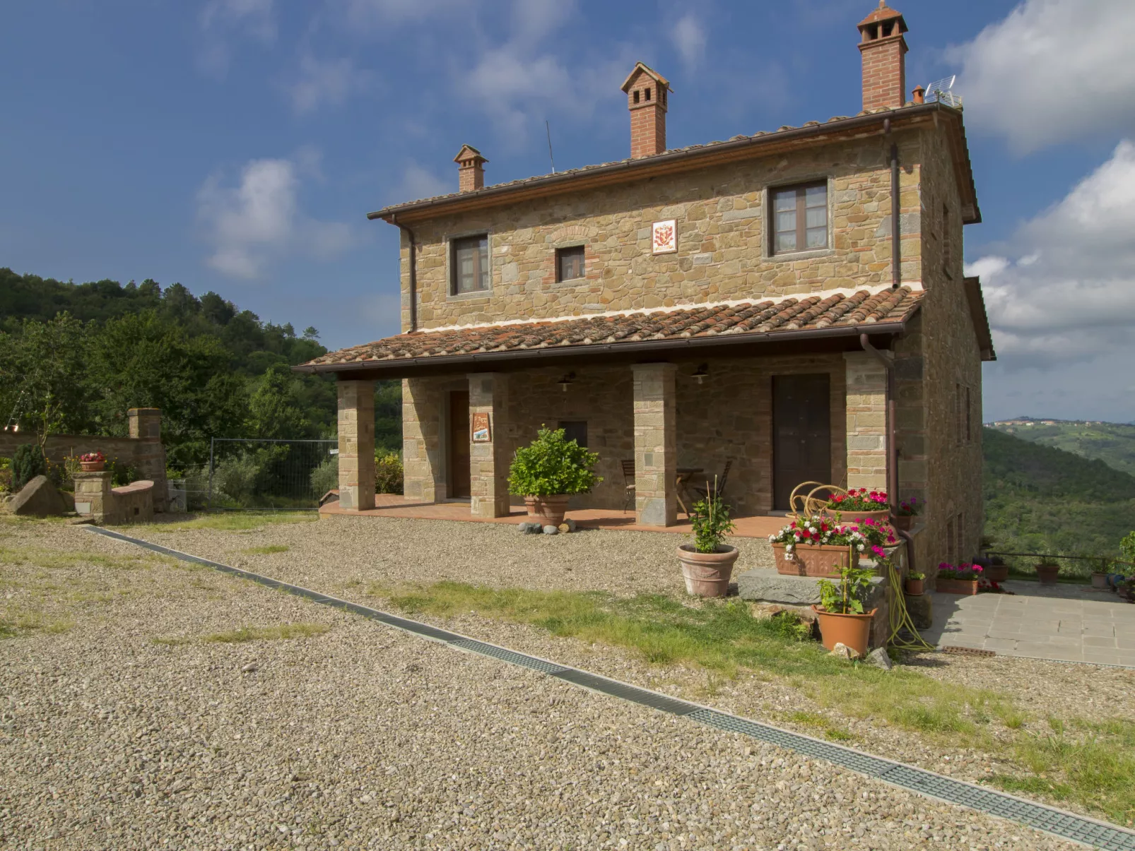 Il Borgo di Gebbia-Outside