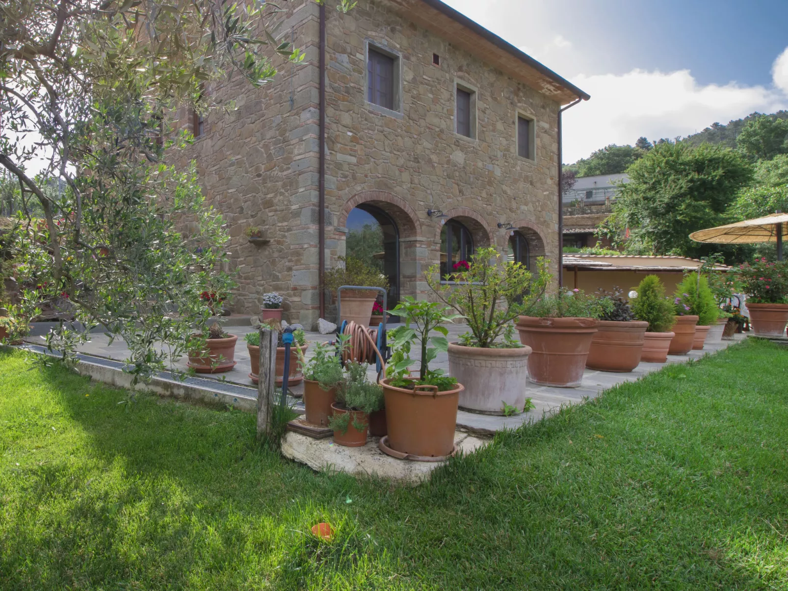 Il Borgo di Gebbia-Outside