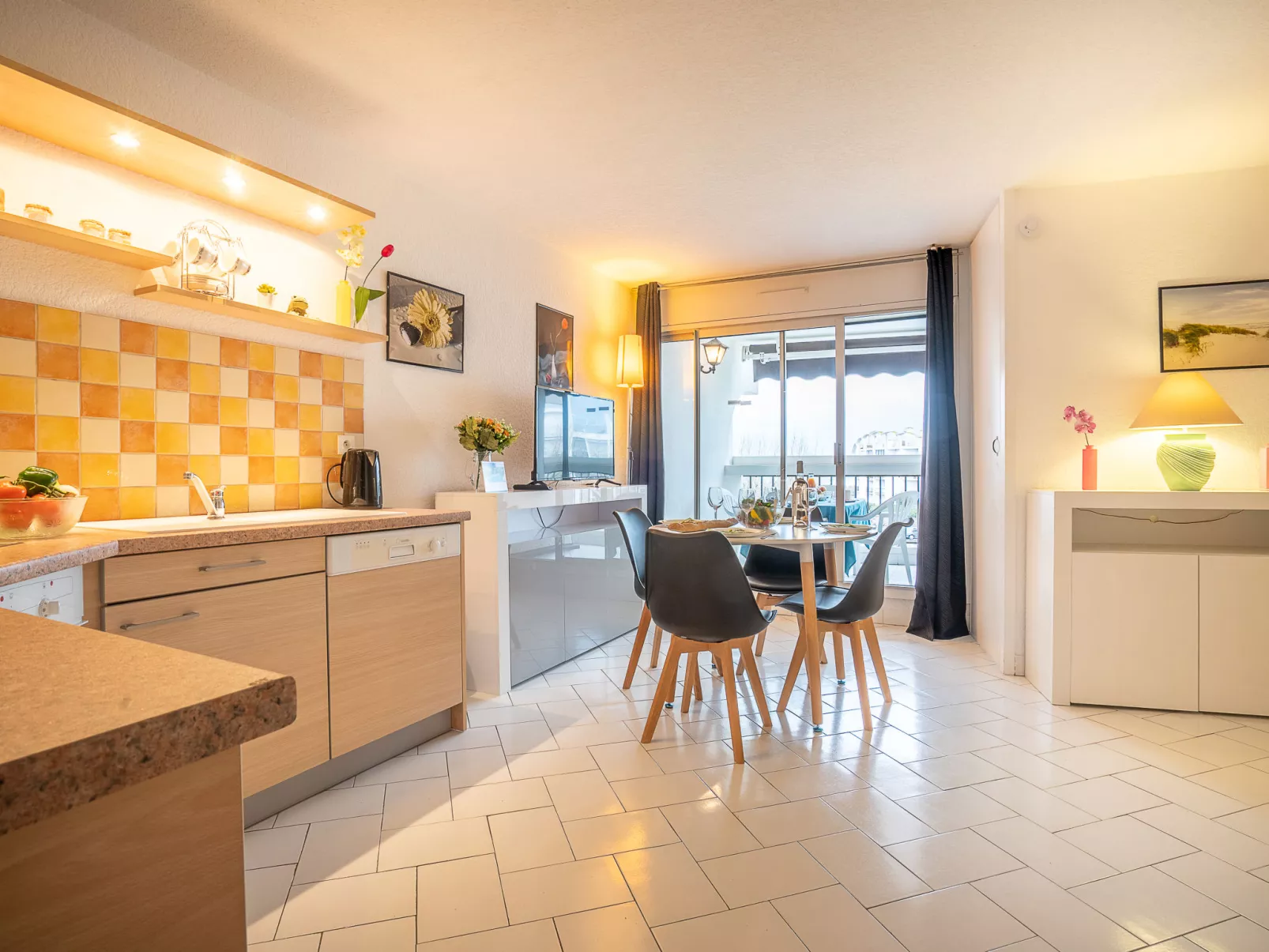 Ulysse Plage-Inside