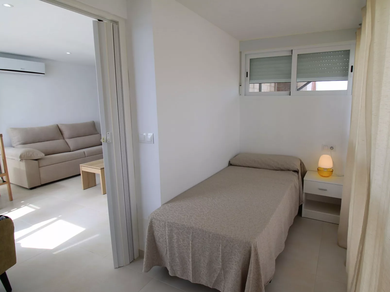 Las Damas-Inside