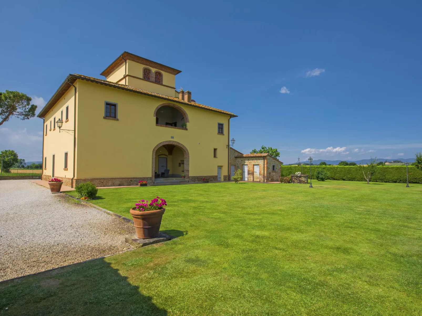 La Salciaia-Outside