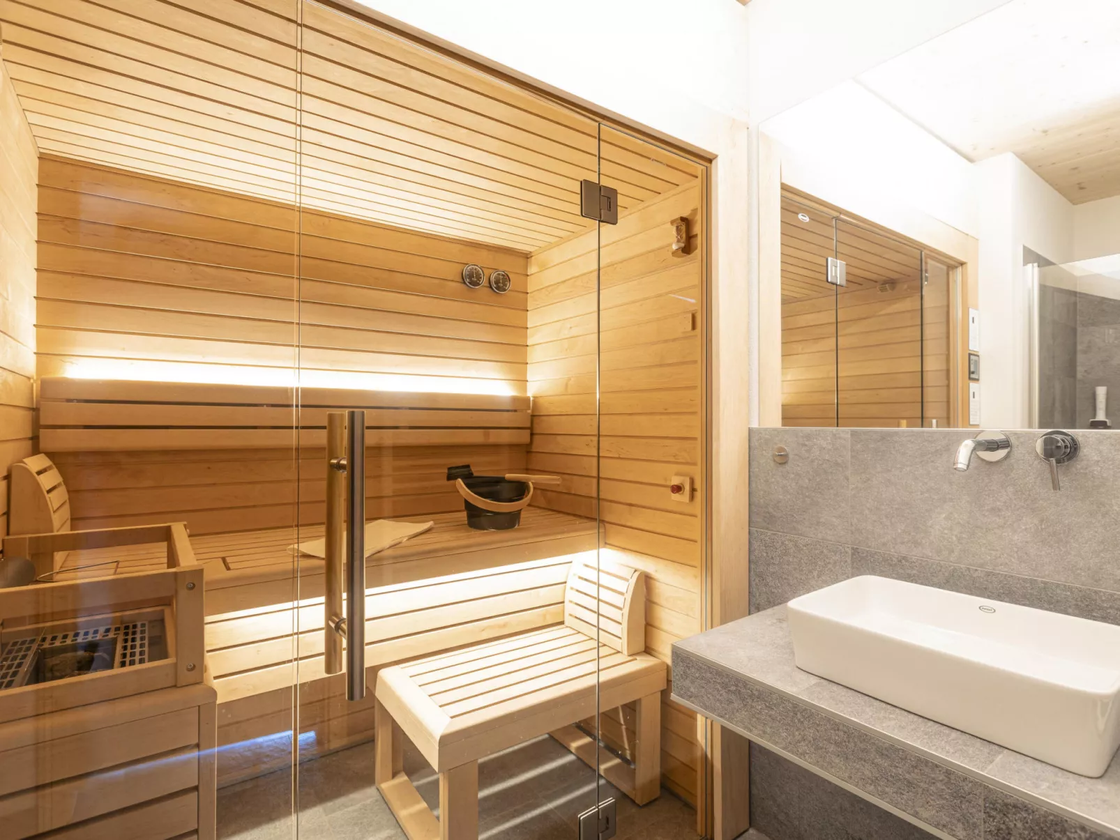 Superior Galerie,Sauna&Außenbadewanne-Inside