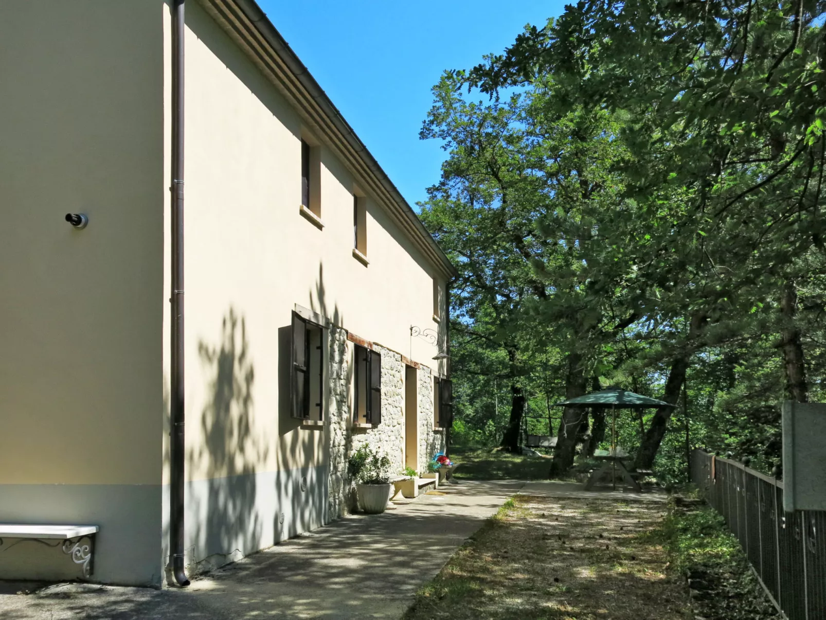 Acqua Santa-Outside