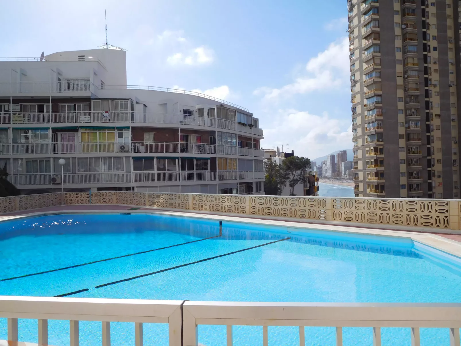Halcon Levante-Outside