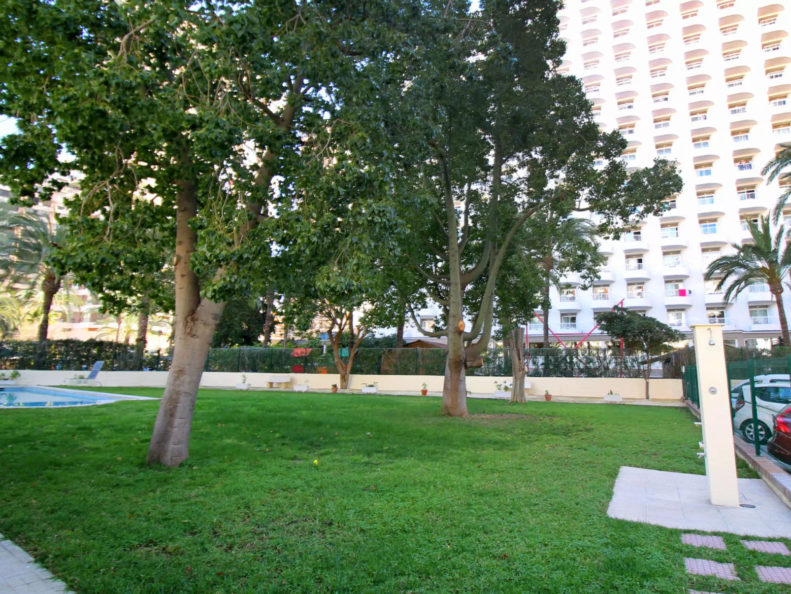 Waldorff-Outside