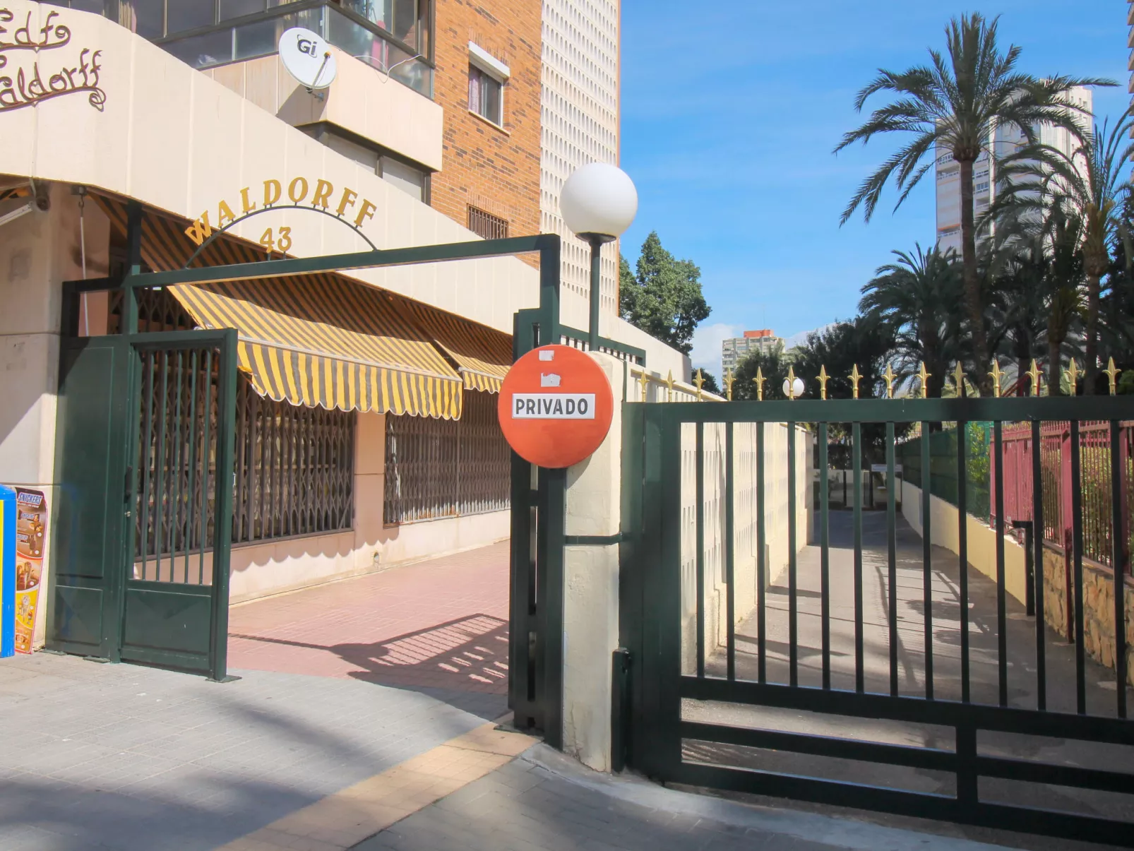 Waldorff-Outside