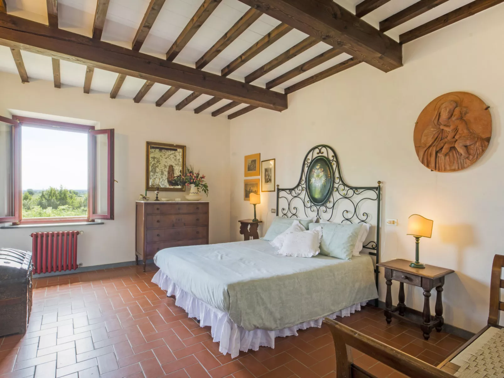 Villa Ponticelli-Inside