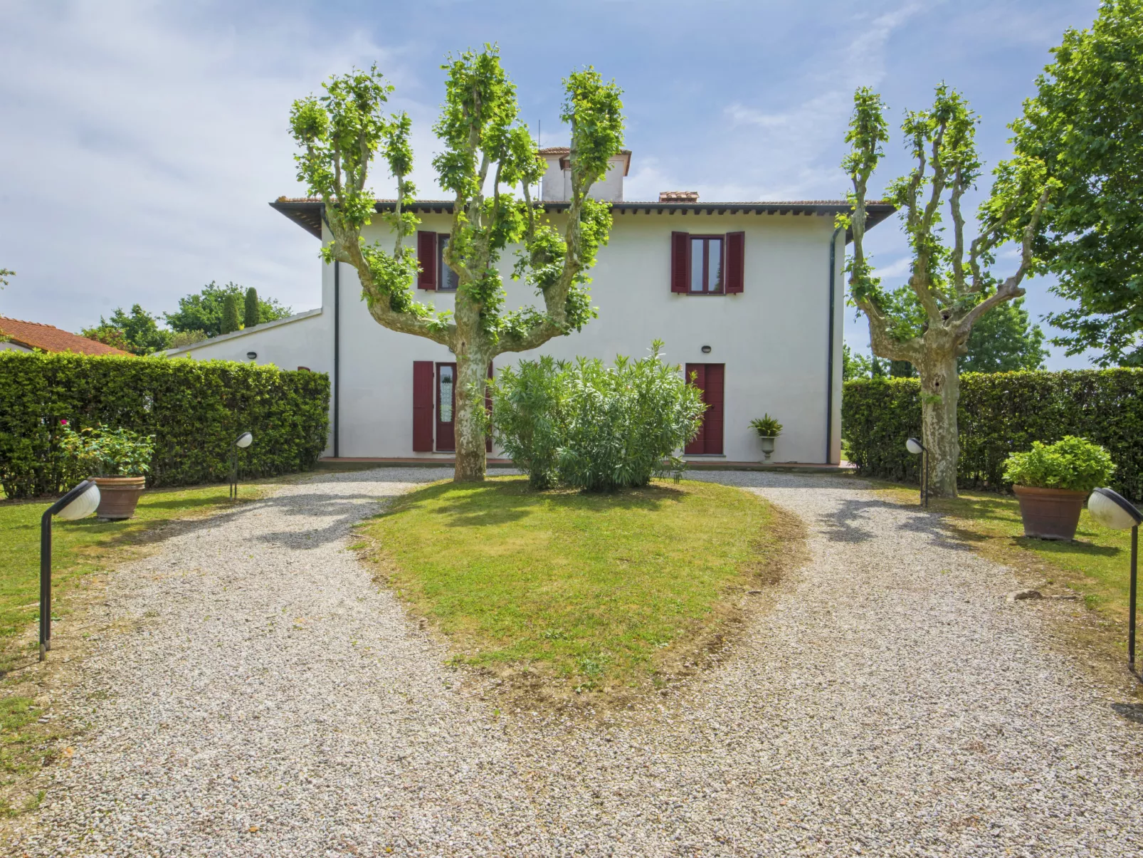 Villa Ponticelli-Outside