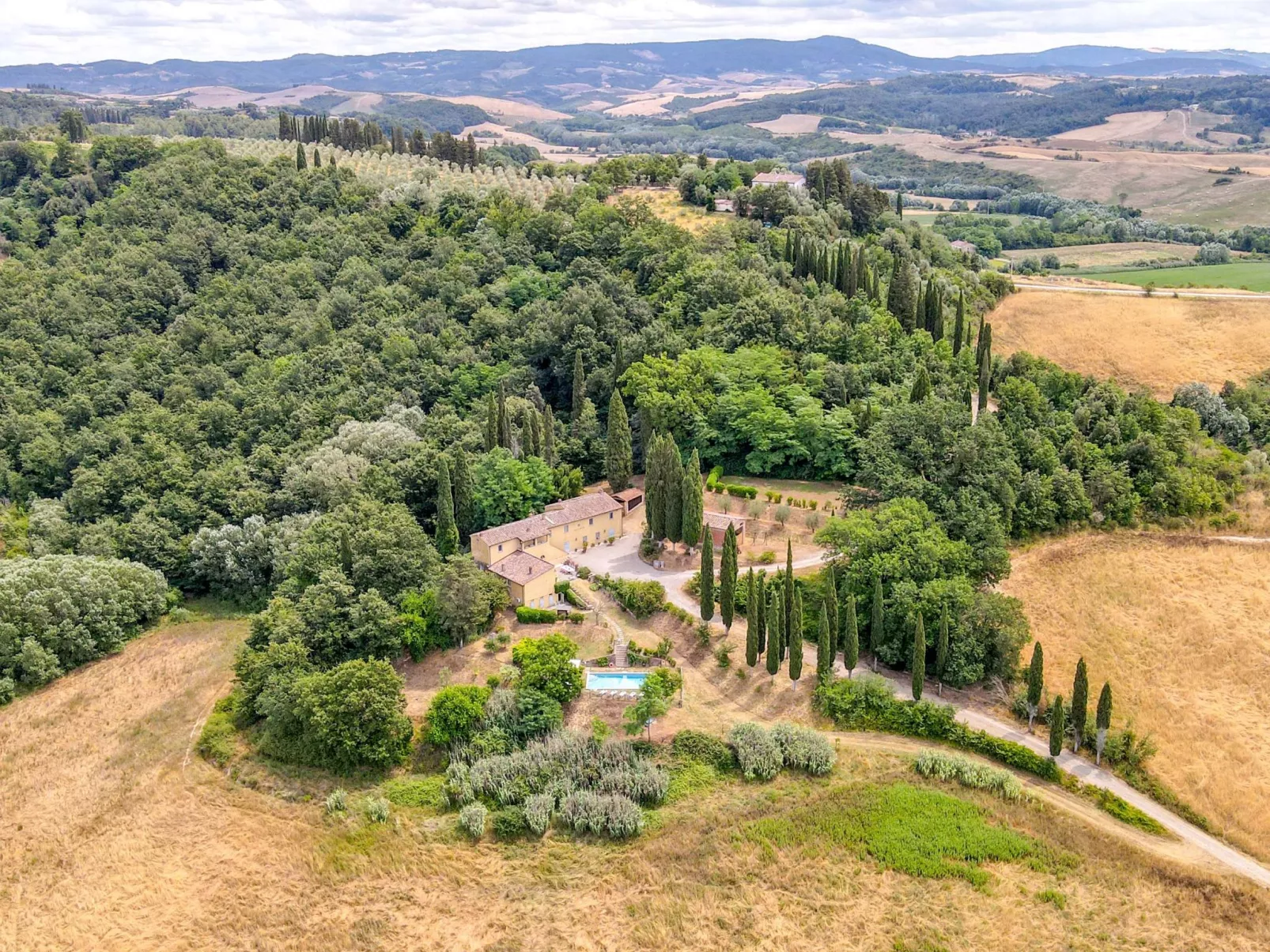 Ghizzano-Outside