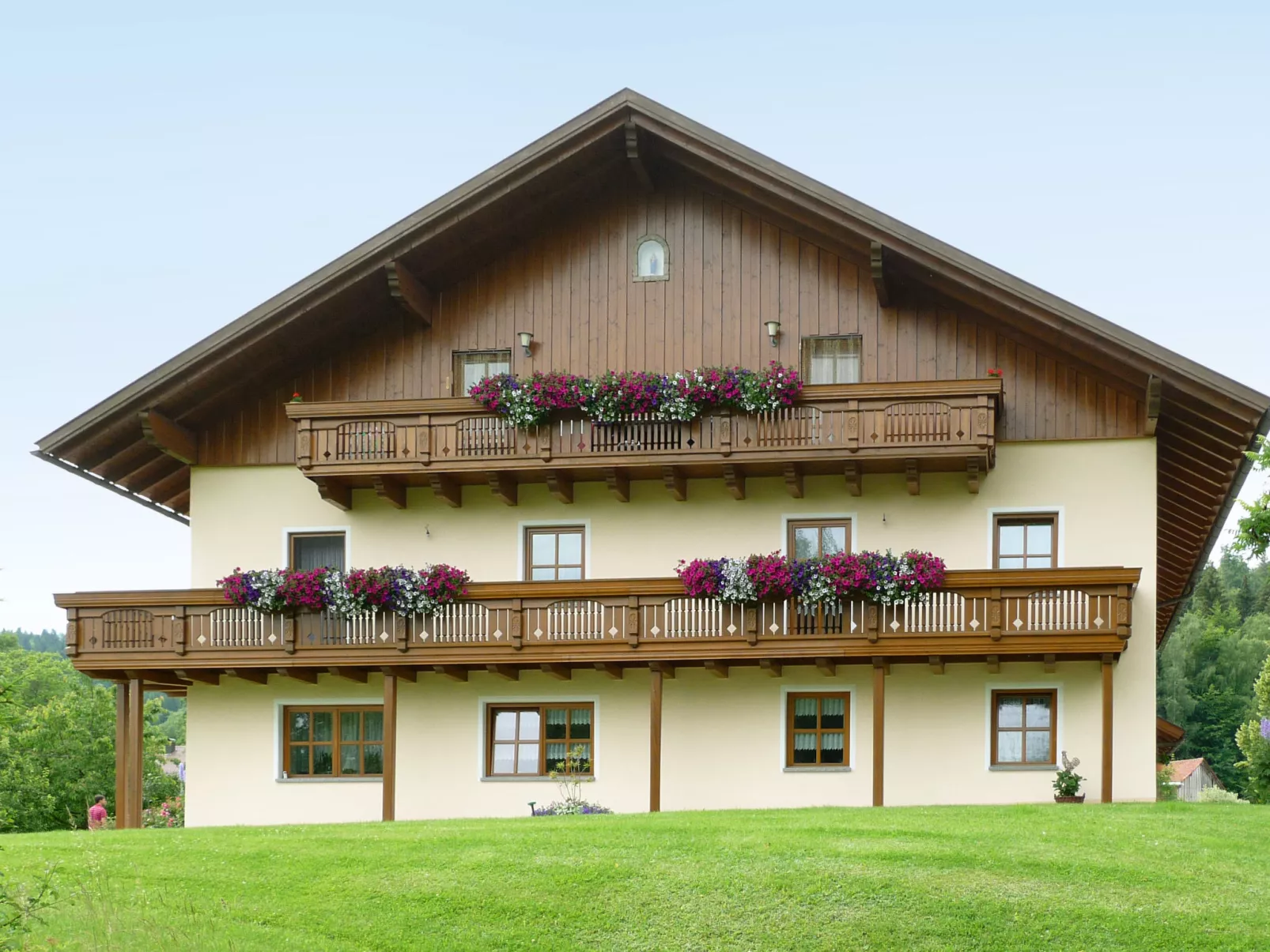 Freisinger-Outside