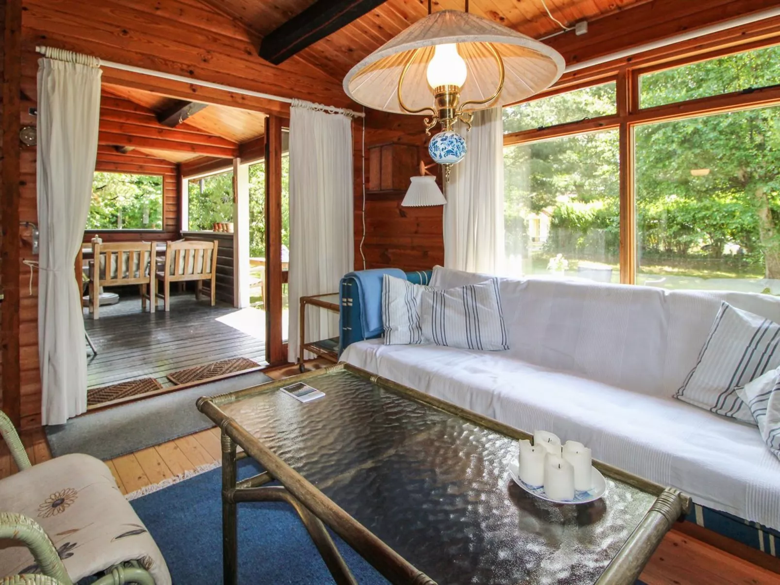 "Lone" - 900m from the sea-Inside