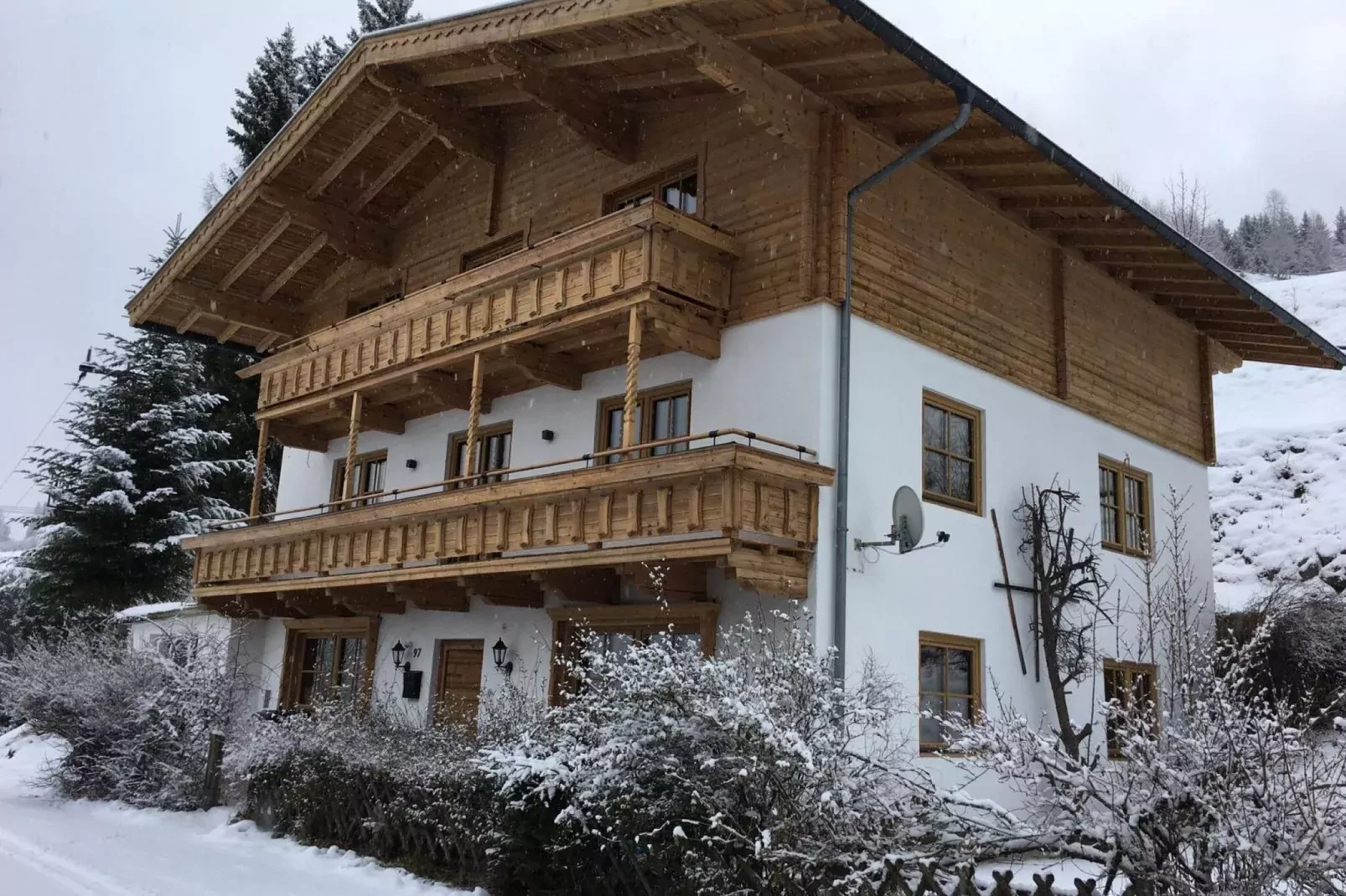 Chalet 97-Exterior winter