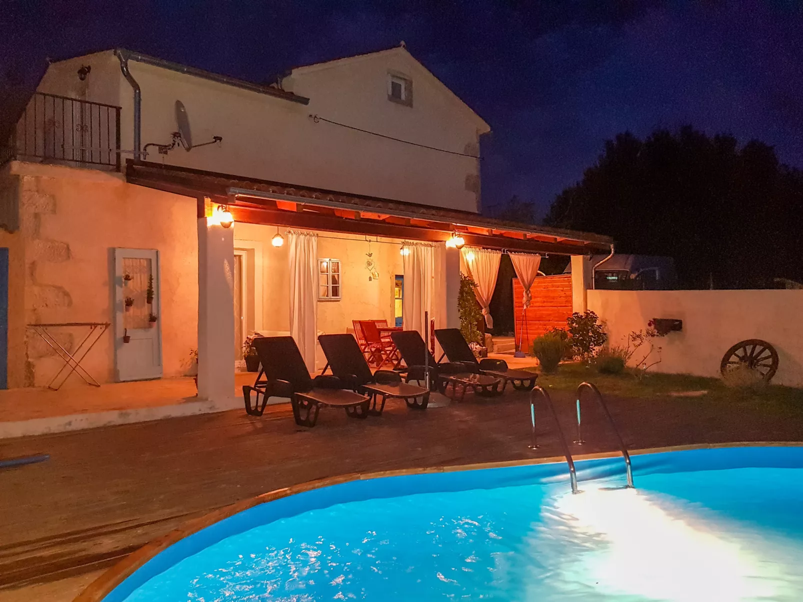Stefanina-Outside