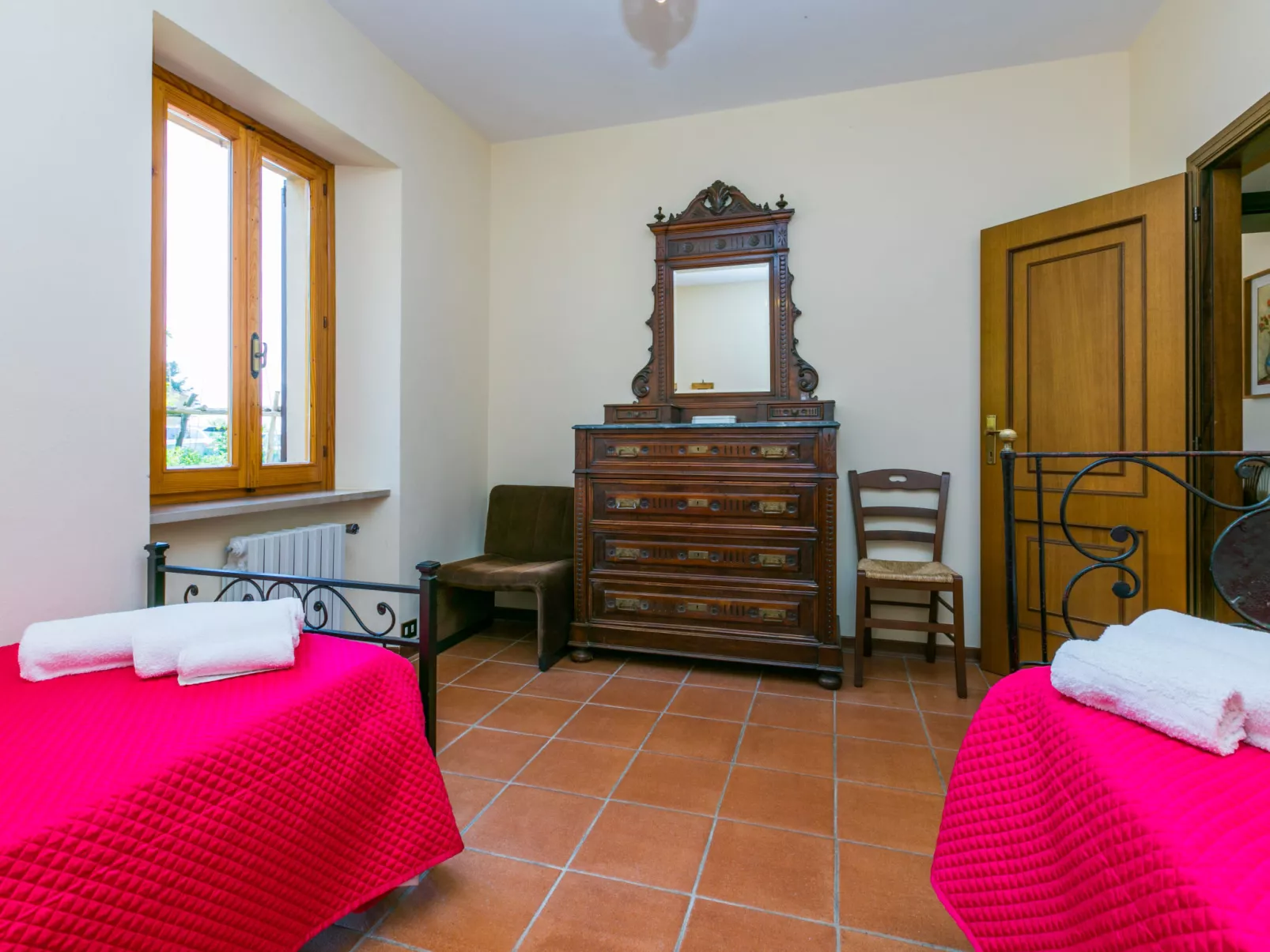 Podere Santa Lucia-Inside