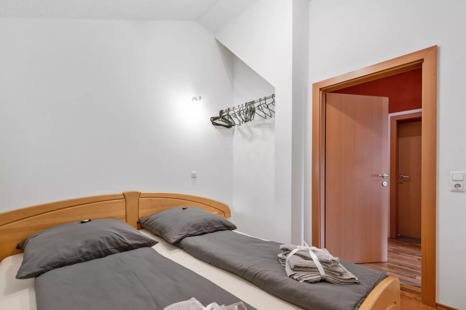 Countryside Home with Swimming Pool II - Schlafzimmer
