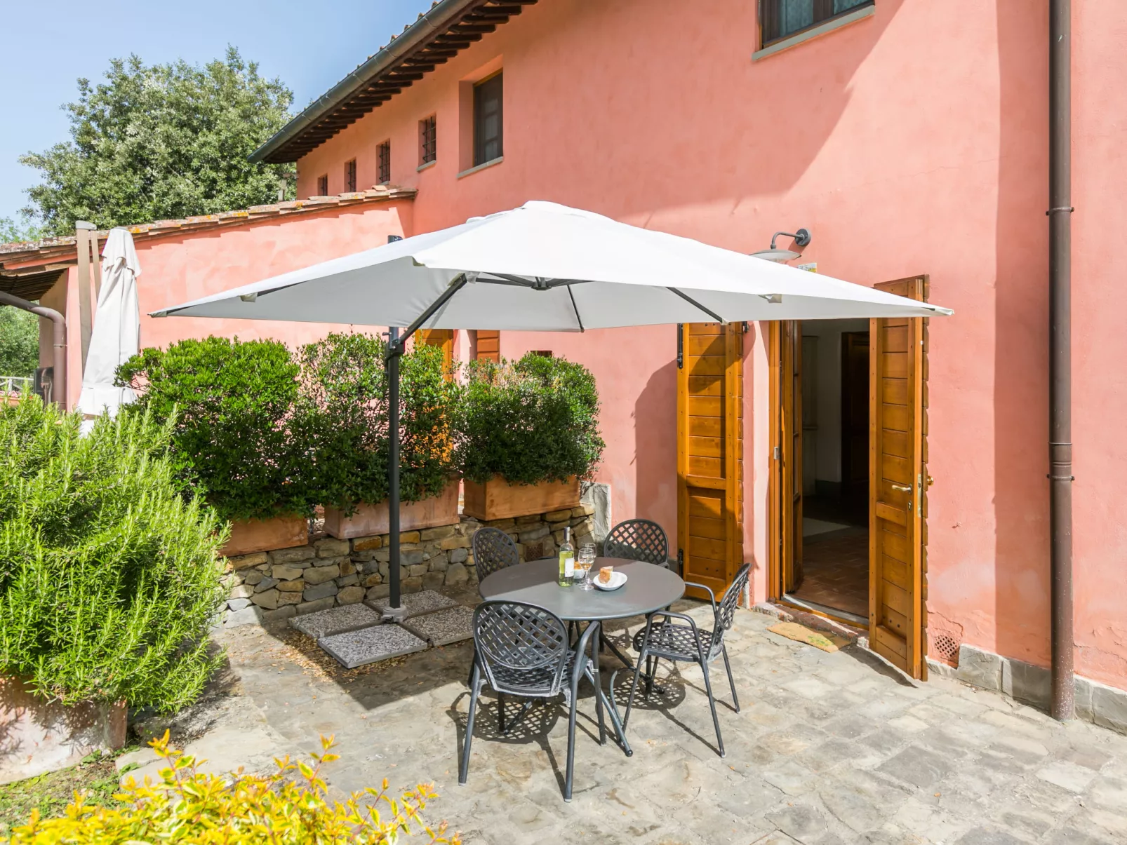 Francigena-Outside