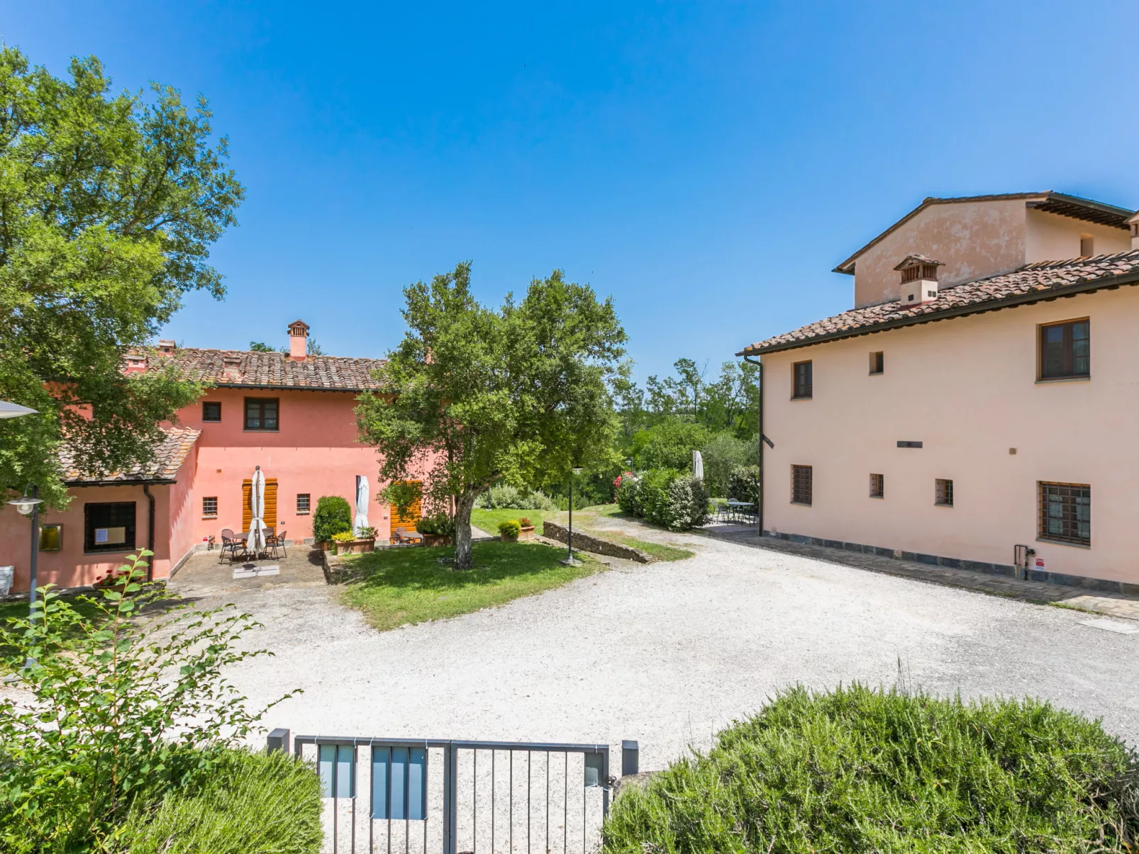 Francigena-Outside