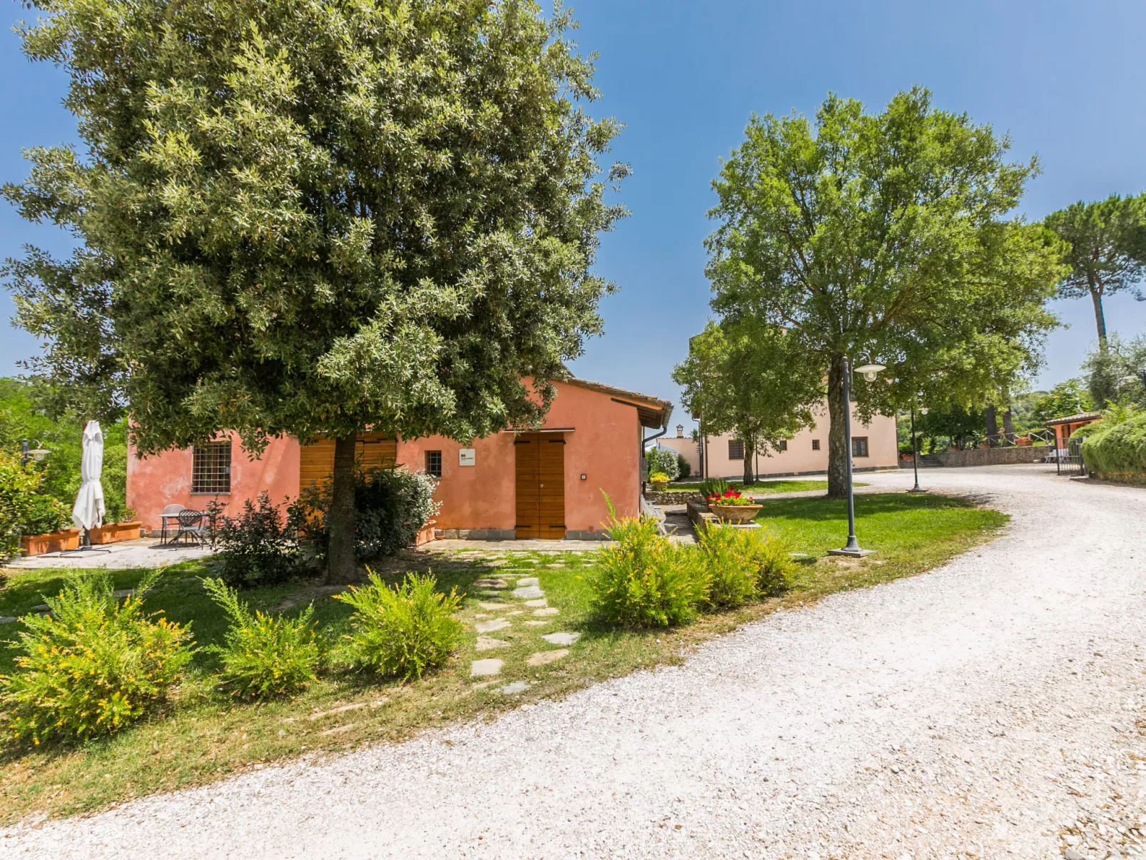 Francigena-Outside