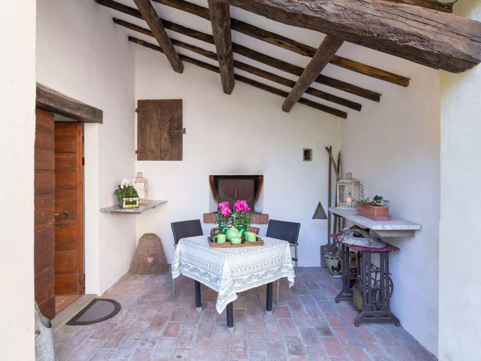 Villa San Gervasio-Outside