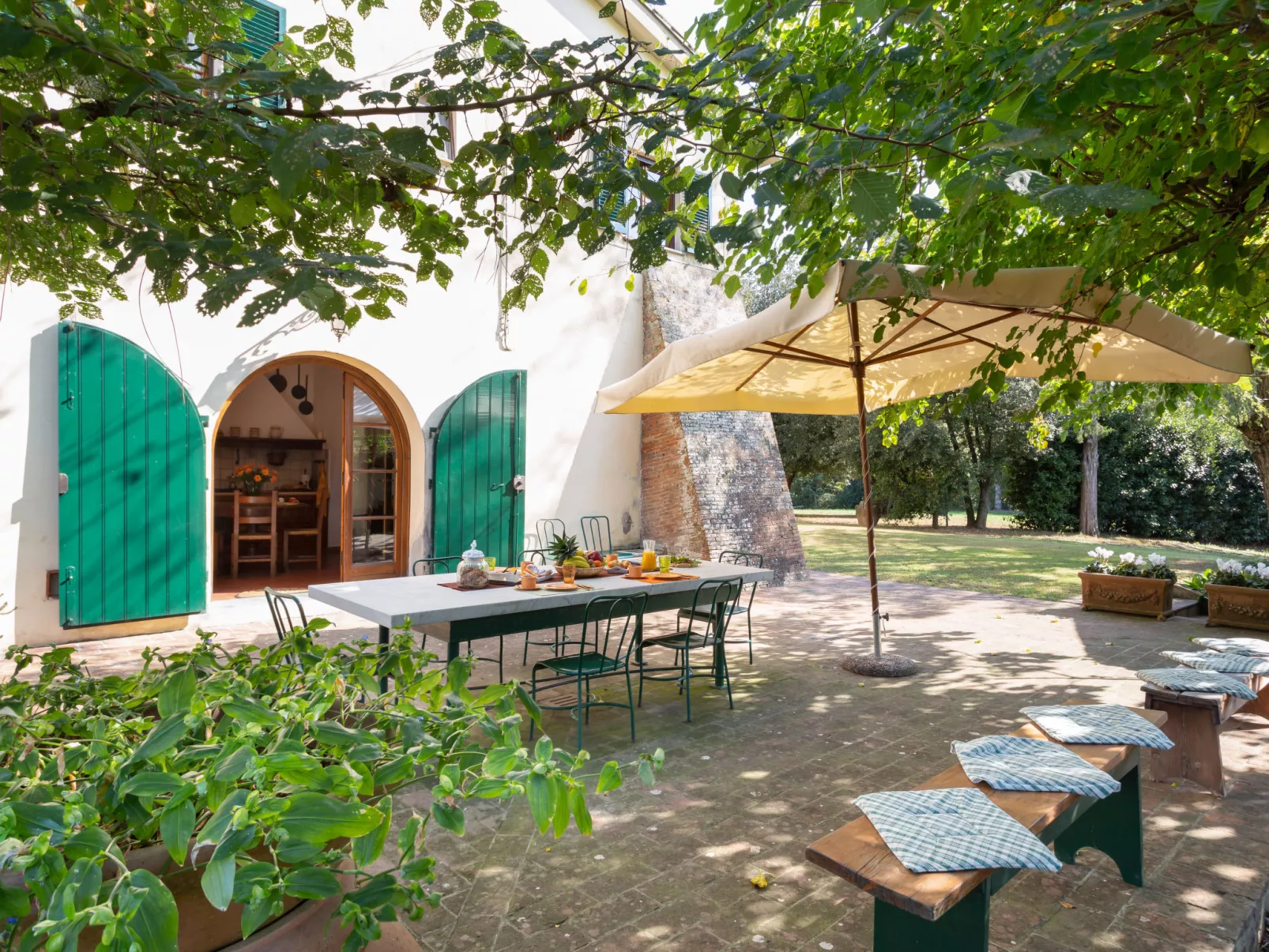 Villa San Gervasio-Outside