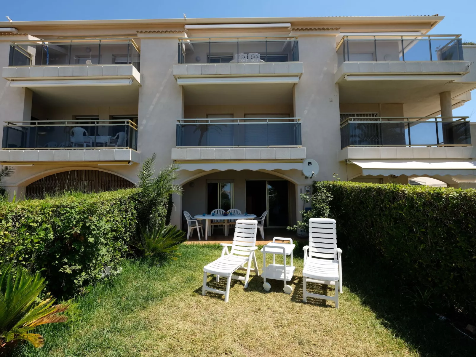 Costa Blanca II-Outside