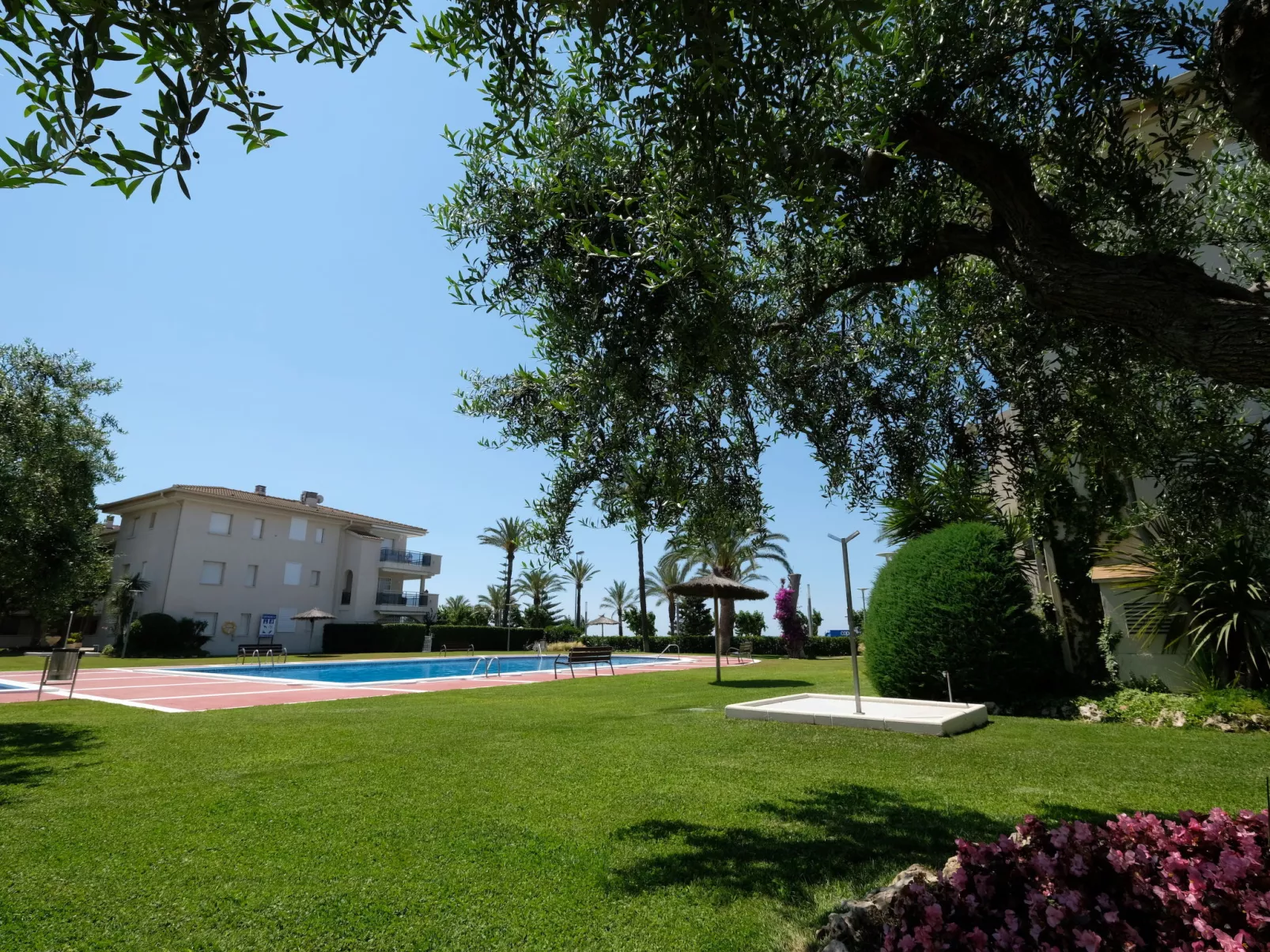 Costa Blanca II-Outside