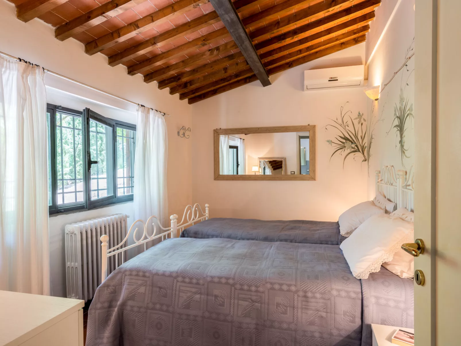 Villa Lavinia-Inside