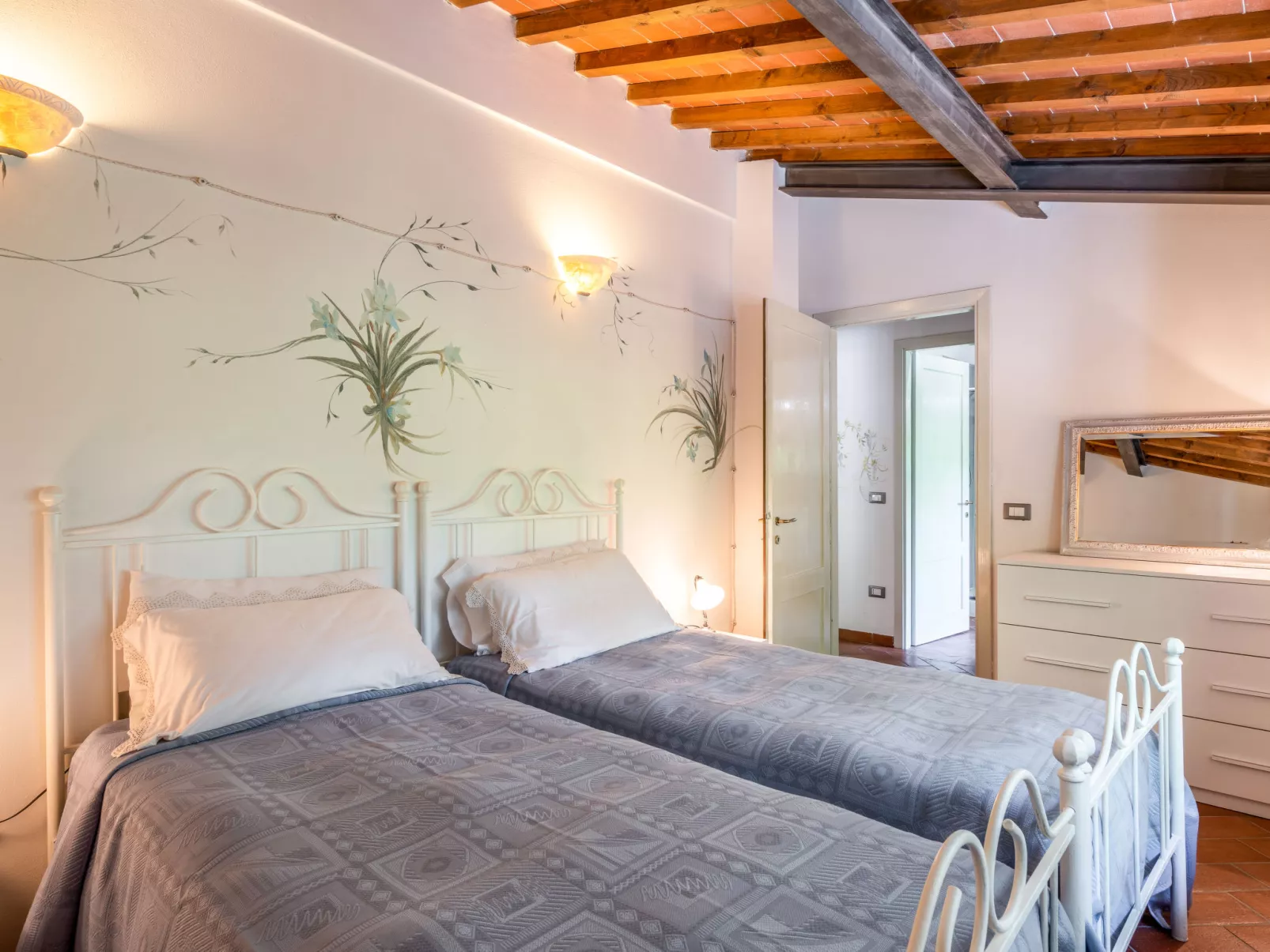 Villa Lavinia-Inside