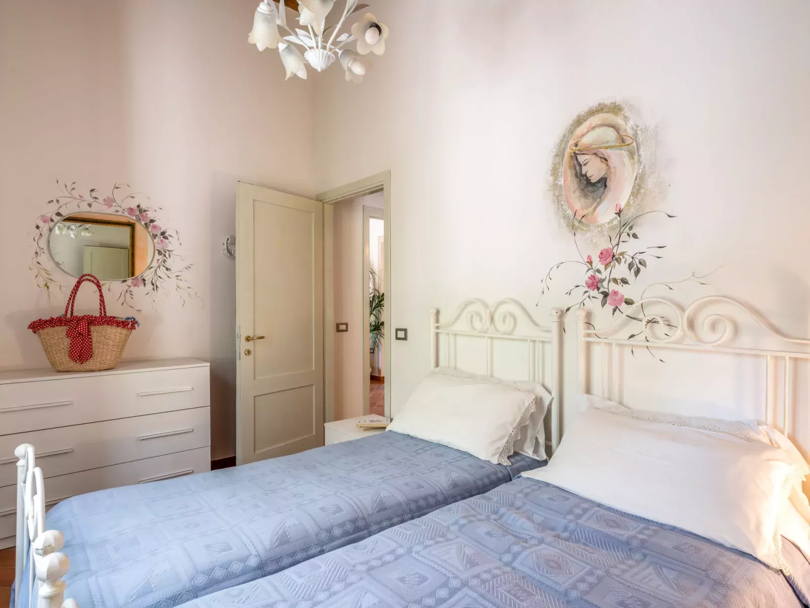 Villa Lavinia-Inside