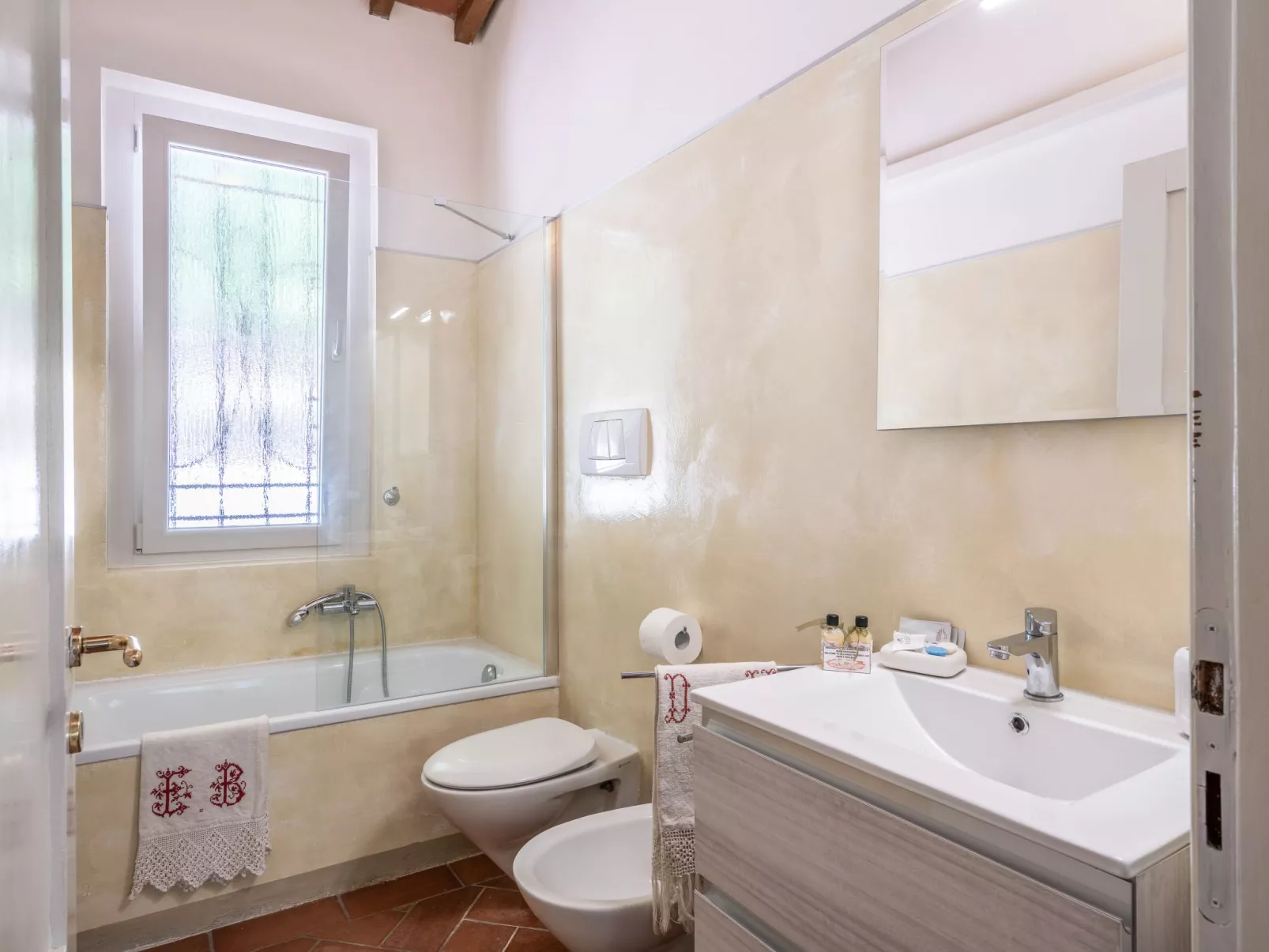 Villa Lavinia-Inside