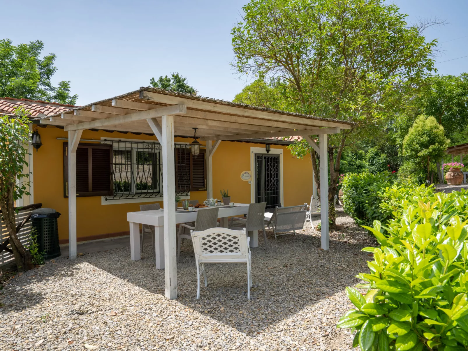 Villa Lavinia-Outside