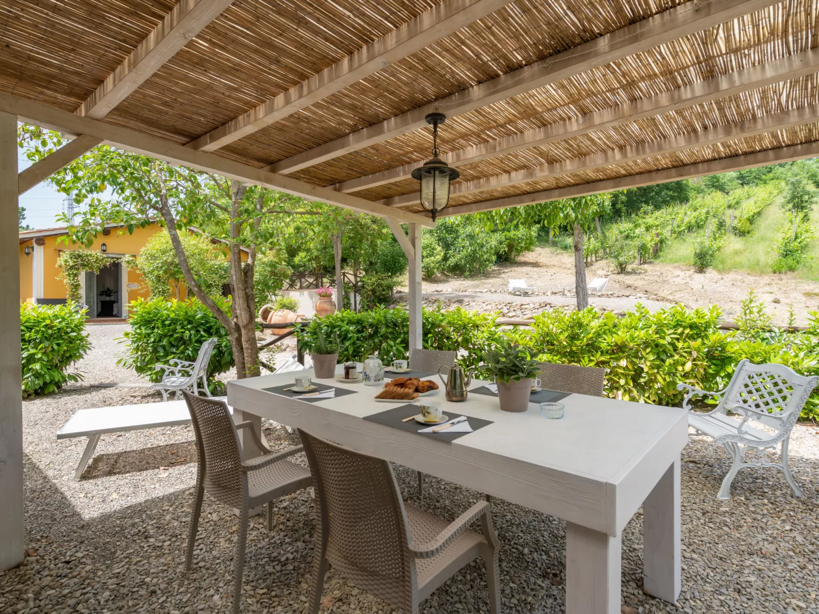 Villa Lavinia-Outside