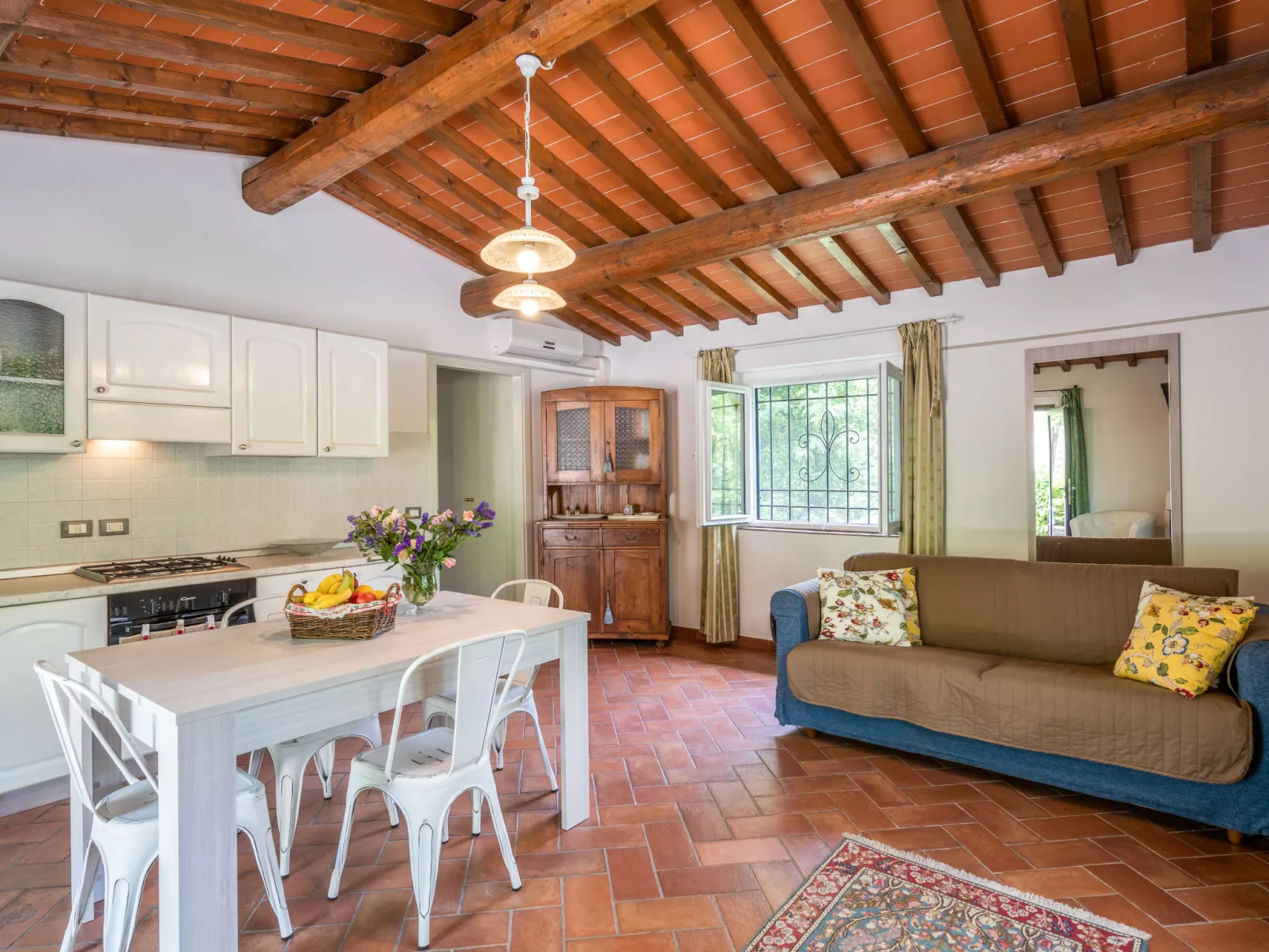 Villa Lavinia-Inside