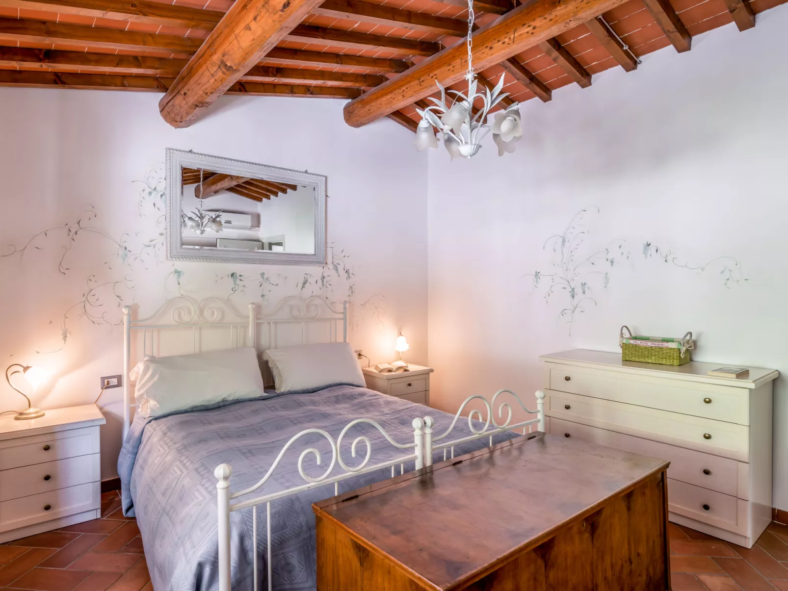 Villa Lavinia-Inside